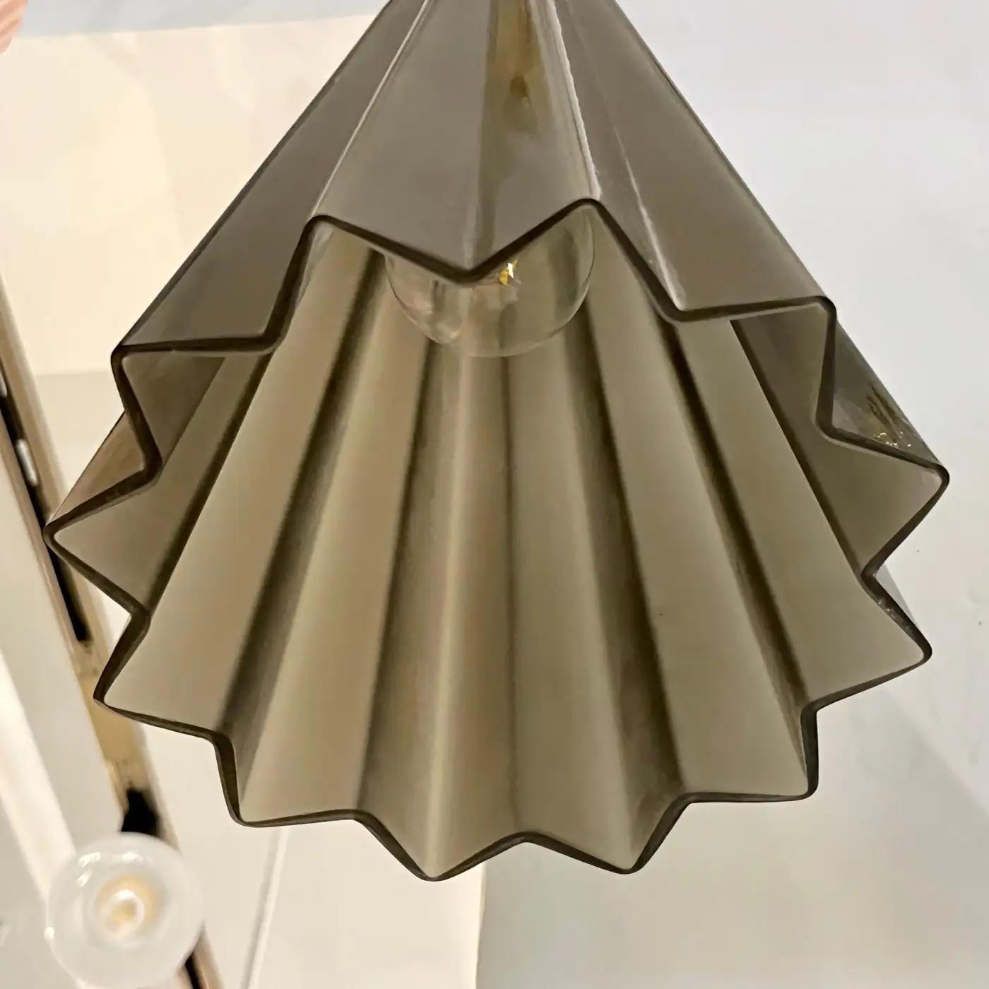 Italian Modern Smoked Gray Murano Glass Star Pendelleuchte im Zustand „Neu“ in New York, NY