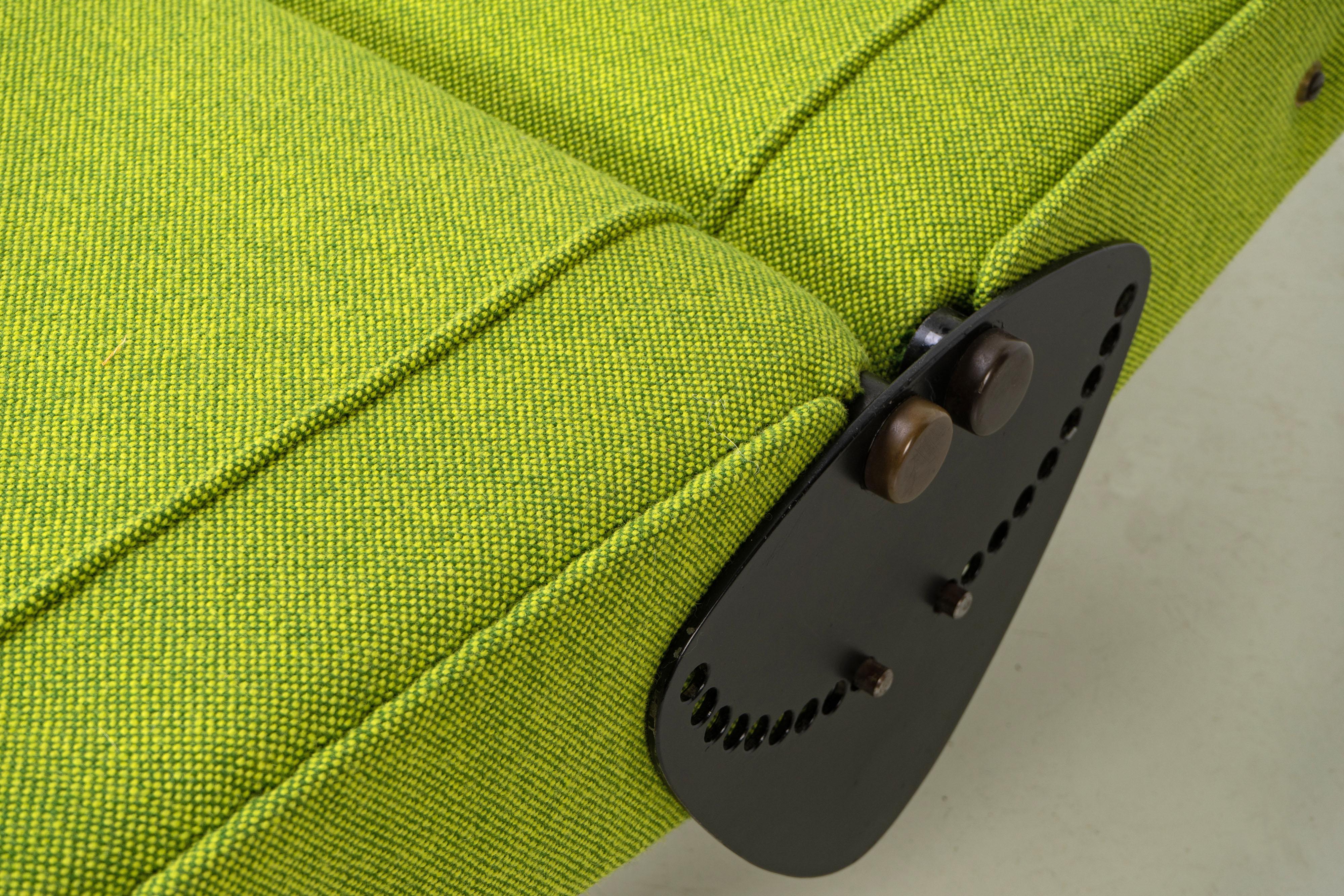 Italian Modern Sofa D70 by Osvaldo Borsani by Tecno, yellow-green Fabric, 1950s 5