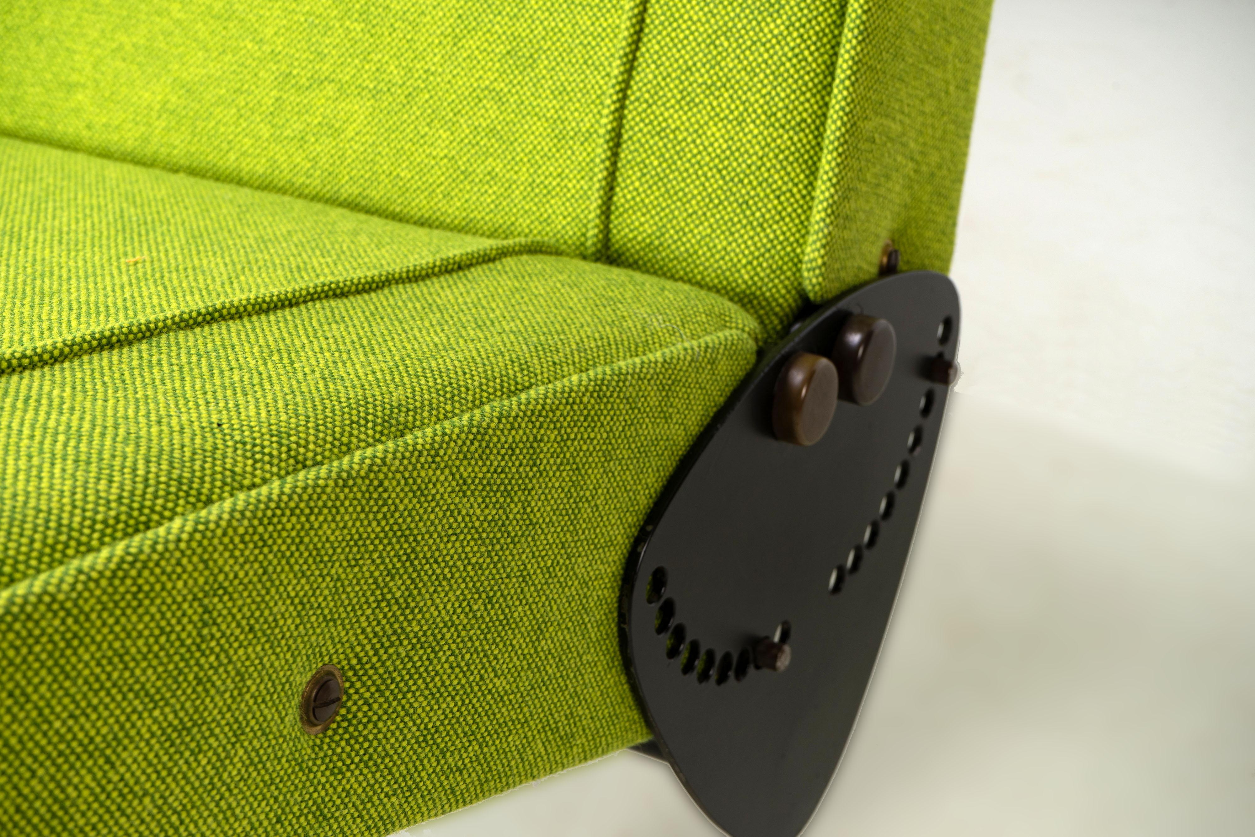 Italian Modern Sofa D70 by Osvaldo Borsani by Tecno, yellow-green Fabric, 1950s 2