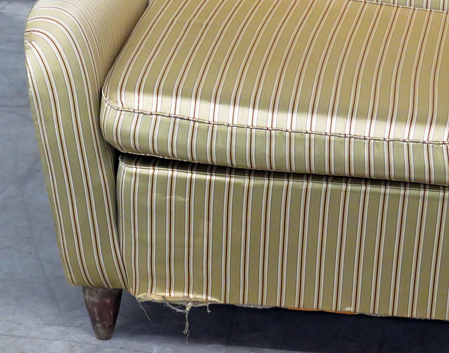 Italian modern fully upholstered sofa, in the manner of Gio Ponti.