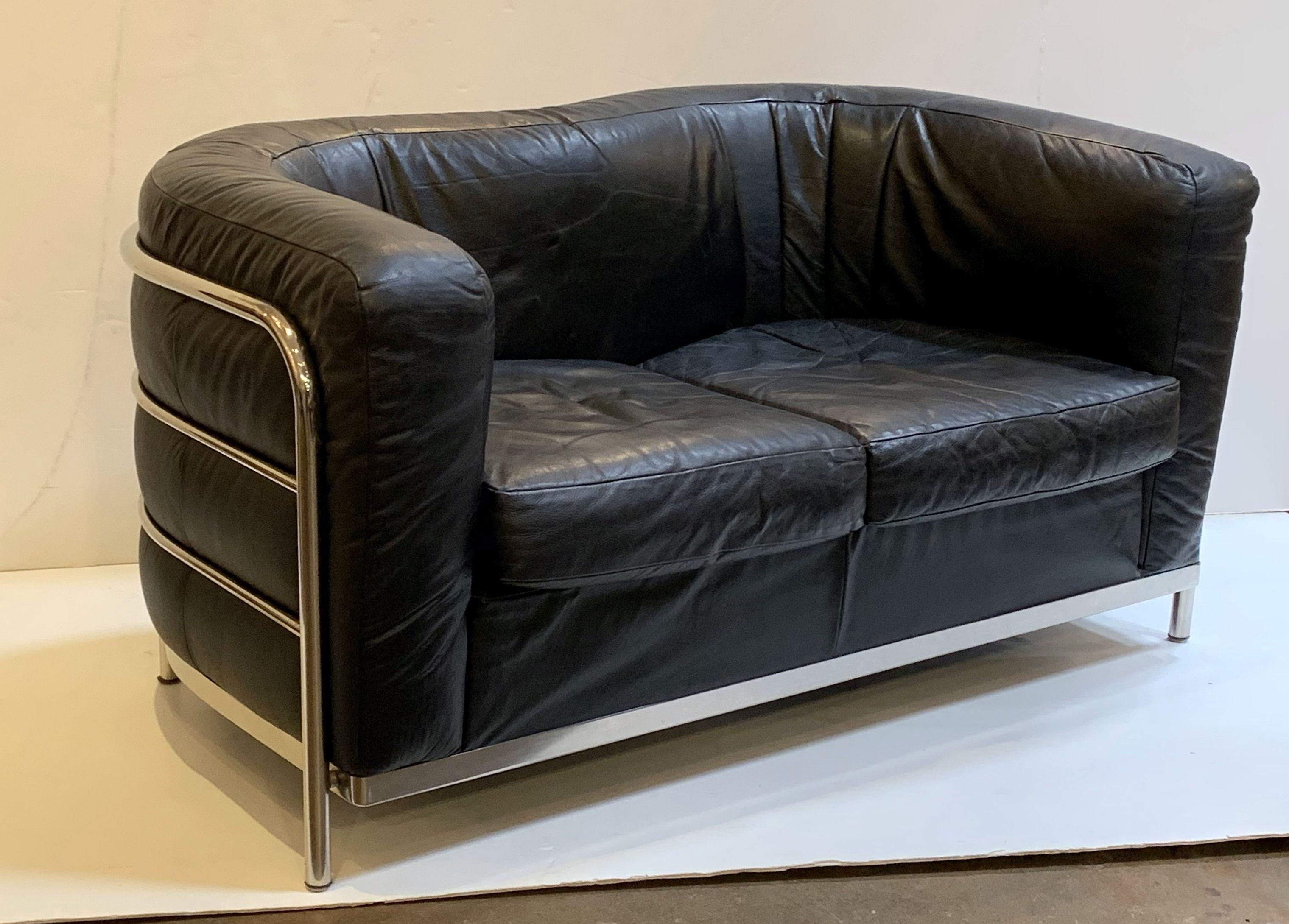 Italian Modern Sofa of Chrome and Black Leather by Paolo Lomazzi For Sale 8