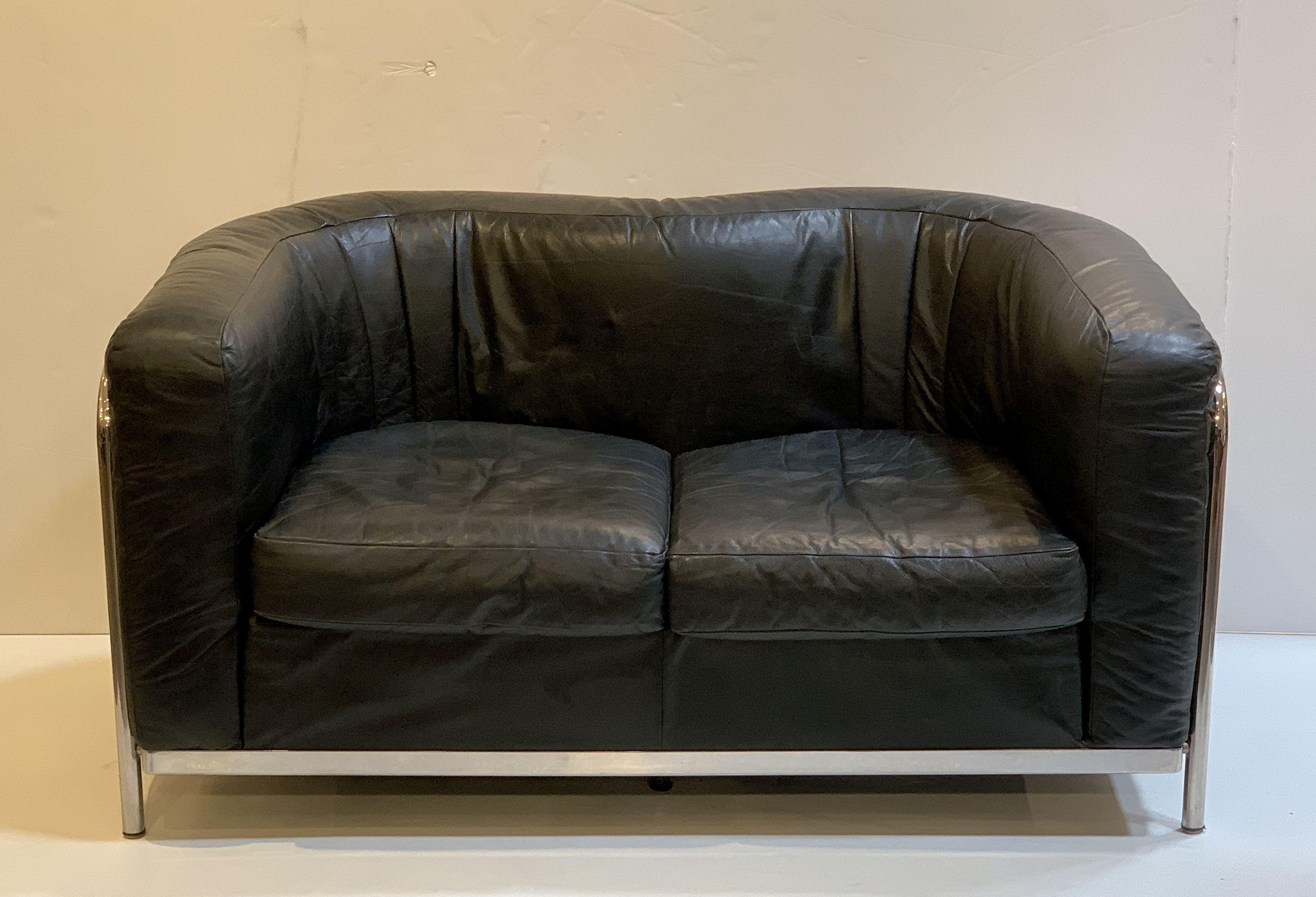 Italian Modern Sofa of Chrome and Black Leather by Paolo Lomazzi In Good Condition For Sale In Austin, TX