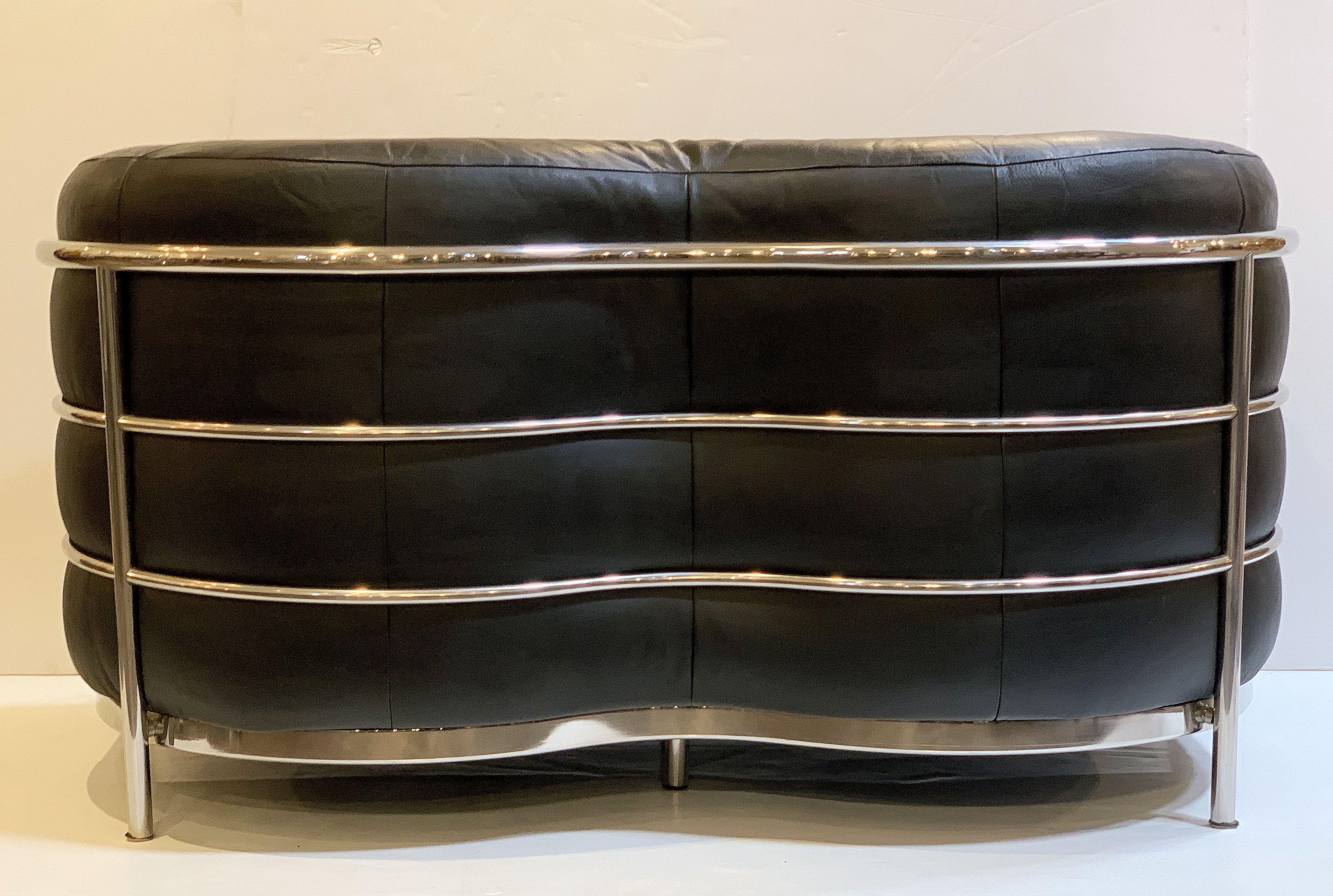 Metal Italian Modern Sofa of Chrome and Black Leather by Paolo Lomazzi For Sale