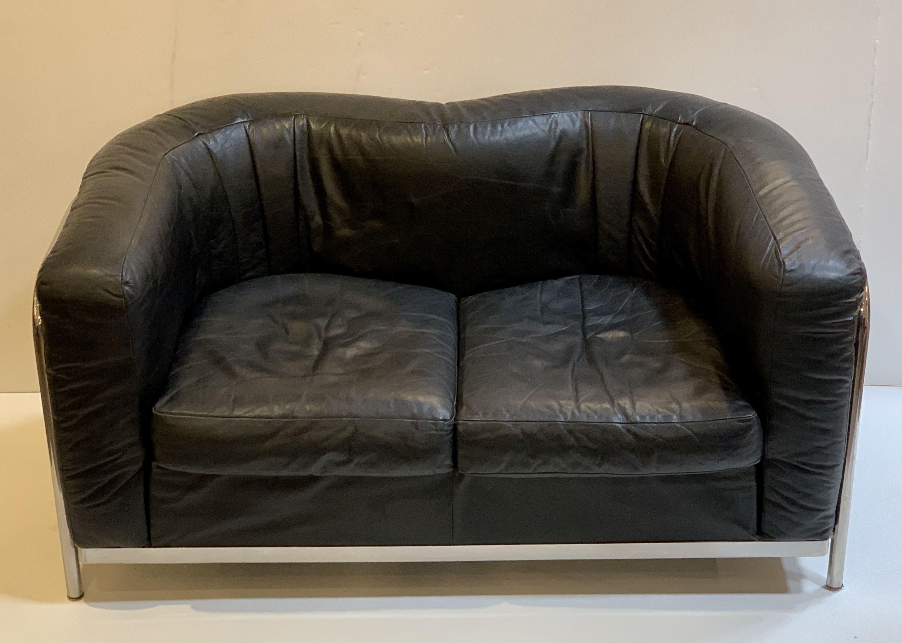 Italian Modern Sofa of Chrome and Black Leather by Paolo Lomazzi For Sale 1