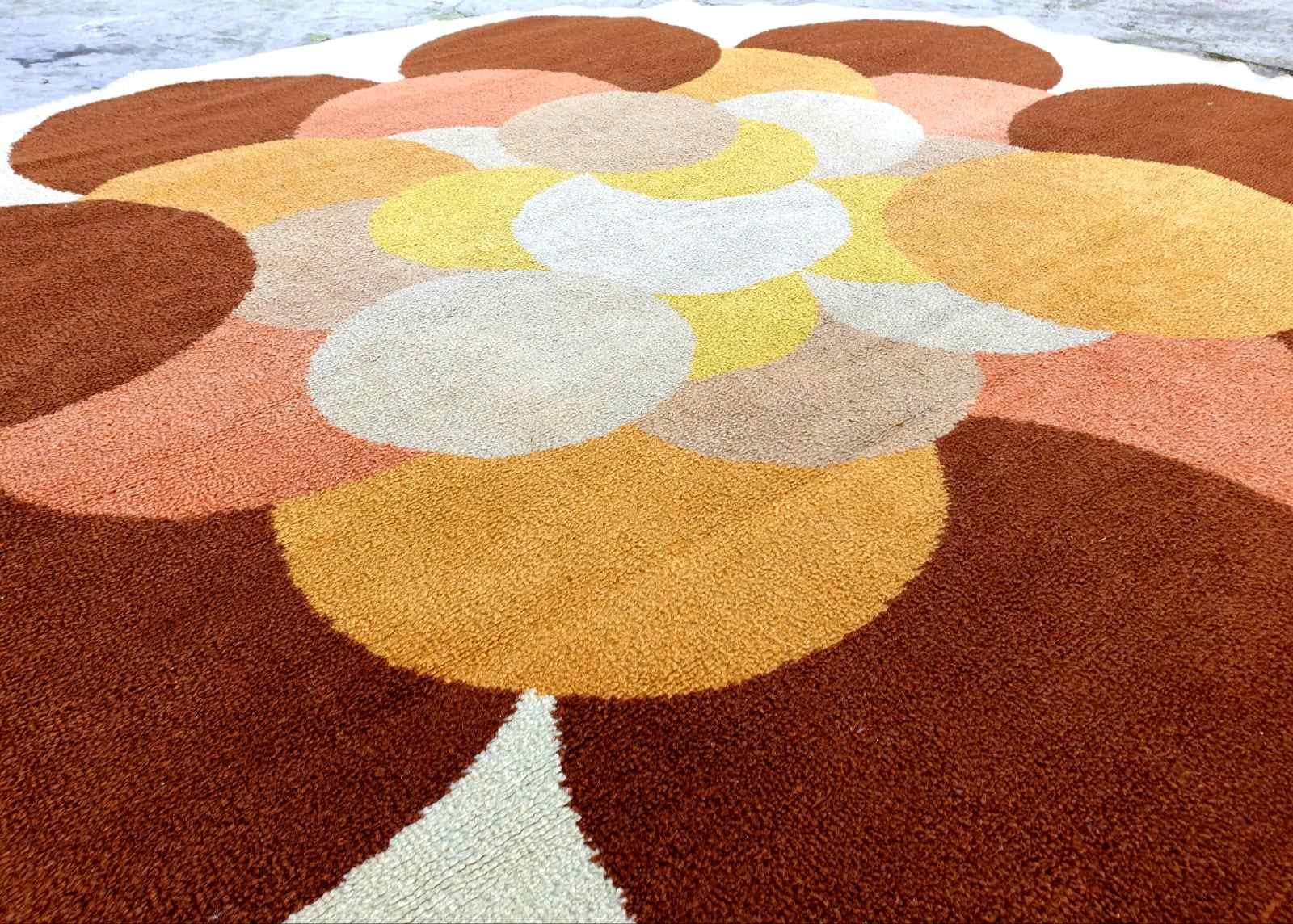 Alfombra redonda italiana Modern Space Age, Italia años 70 en venta 3