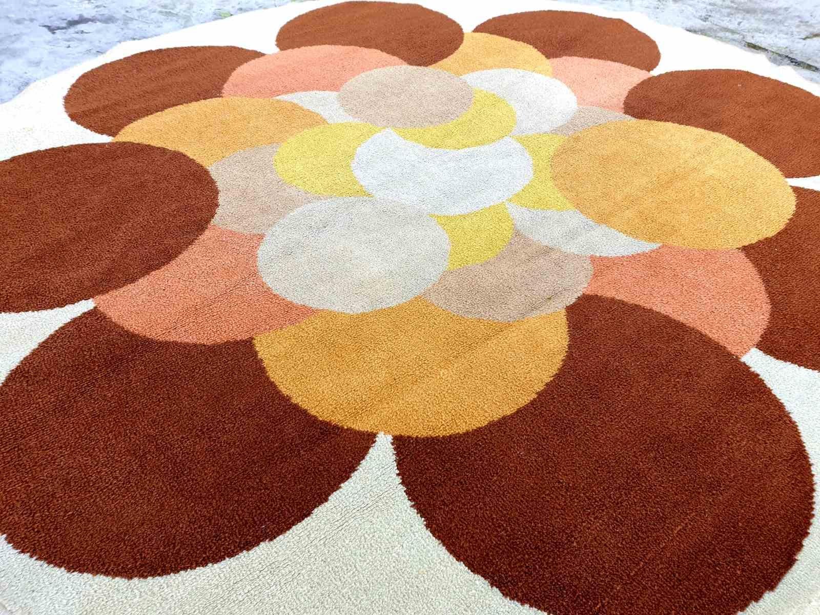 Alfombra redonda italiana Modern Space Age, Italia años 70 en Bueno estado para la venta en Lucija, SI