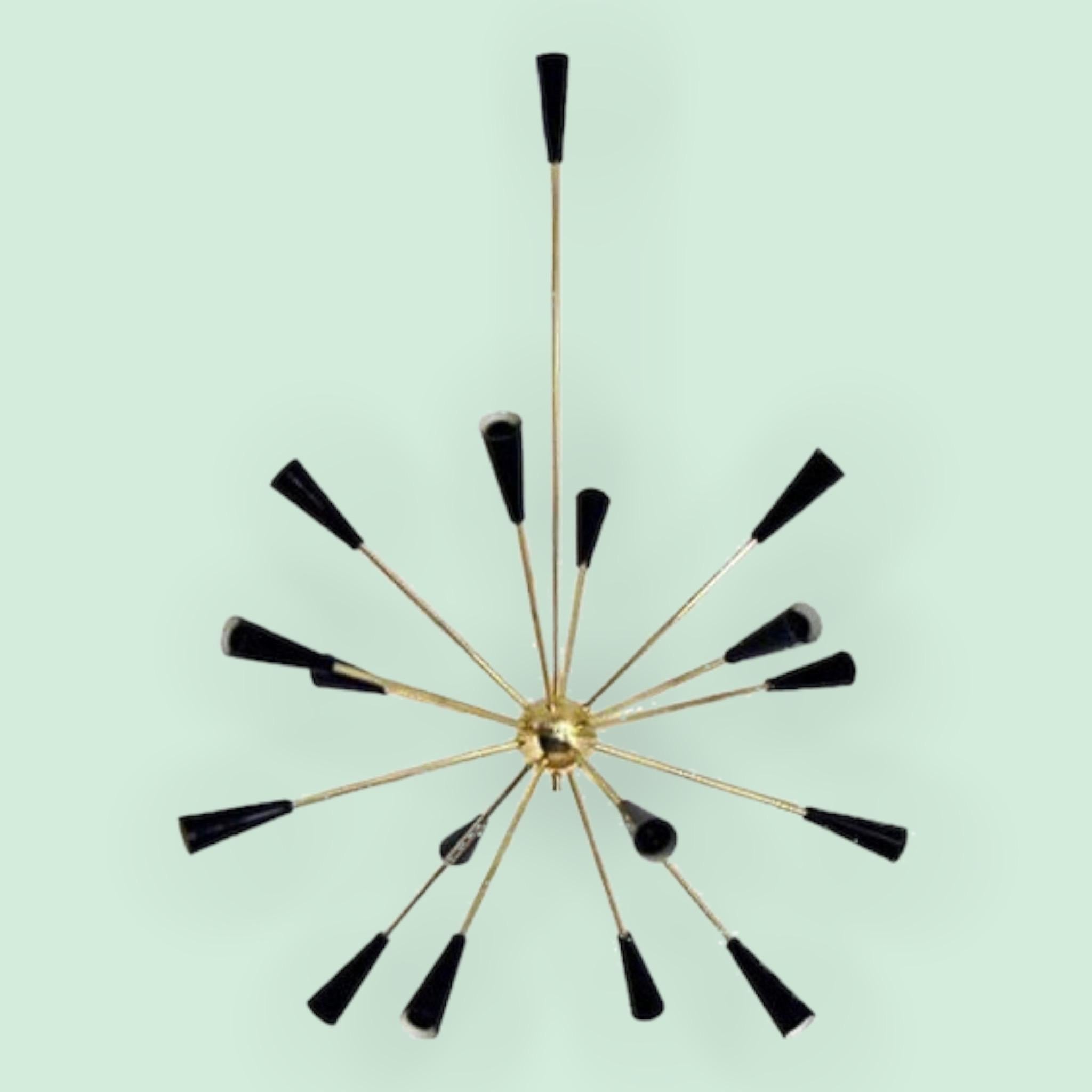 Lustre moderne italien sputnik en laiton et émail par Fabio Ltd en vente 2