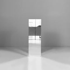 Pedestal con espejo de estilo moderno italiano y base cuadrada, década de los 80