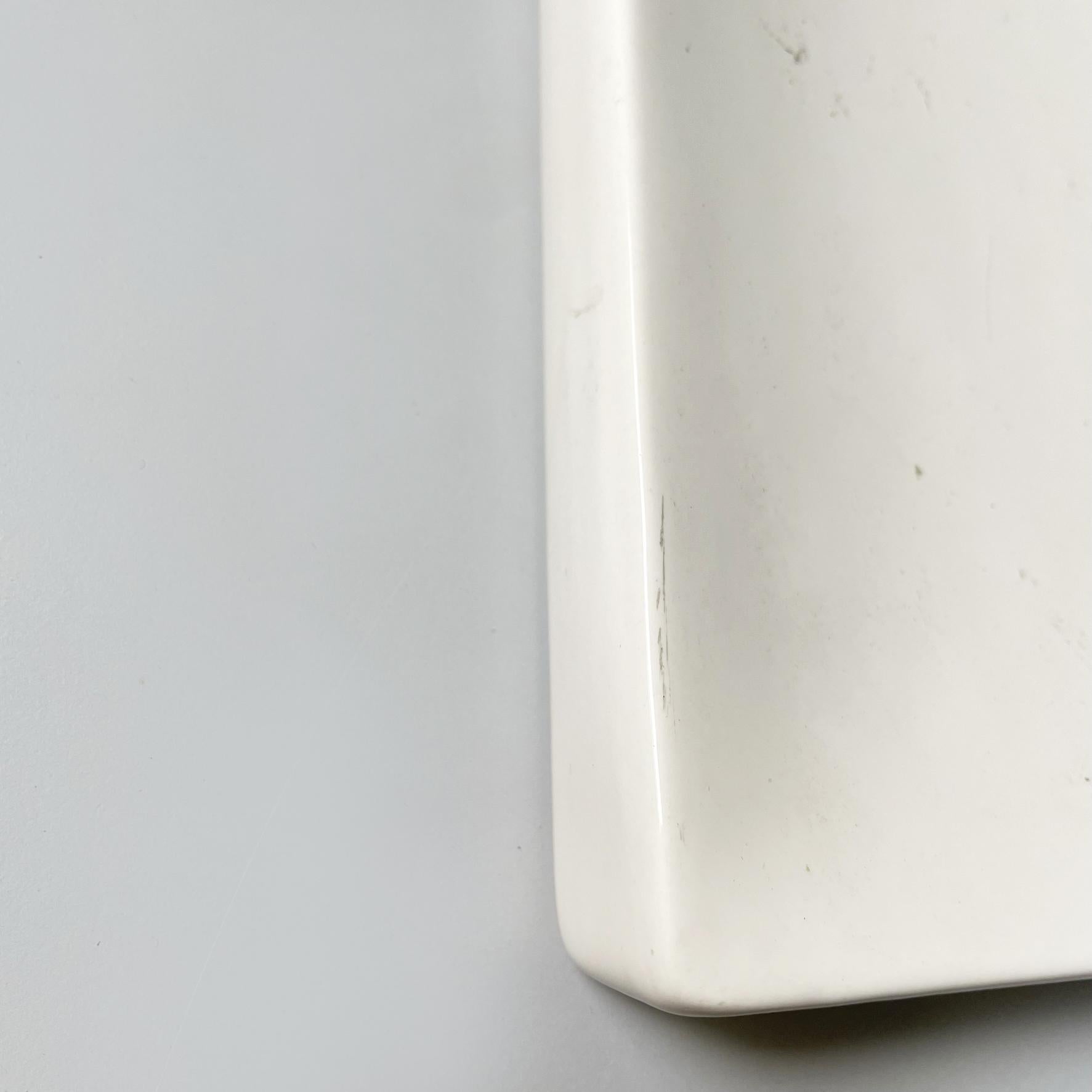 Centrotavola quadrato moderno italiano in ceramica bianca, anni '60 In condizioni buone a MIlano, IT