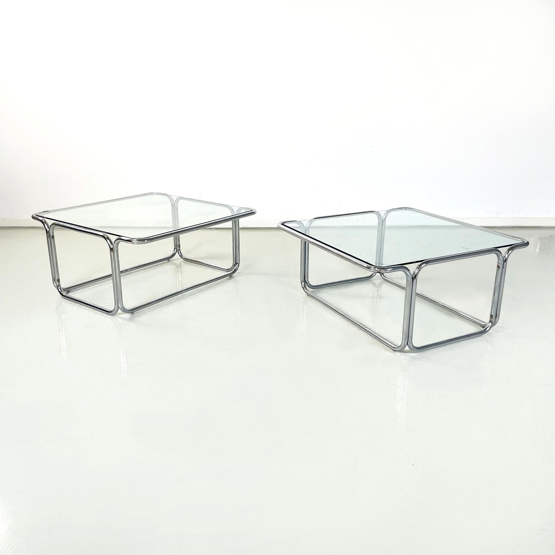 Italian modern Square Coffee tables in glass and chromed steel, 1970s
Pair of coffee tables with square glass top. The structure is entirely in tubular chromed steel. One of the two tables has an additional steel support on the corners. 1970s.
Good