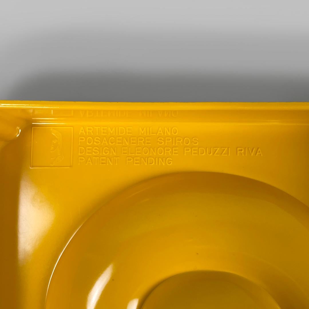 Posacenere moderno italiano quadrato giallo Spiros Eleonore Peduzzi Riva Artemide anni '70 12