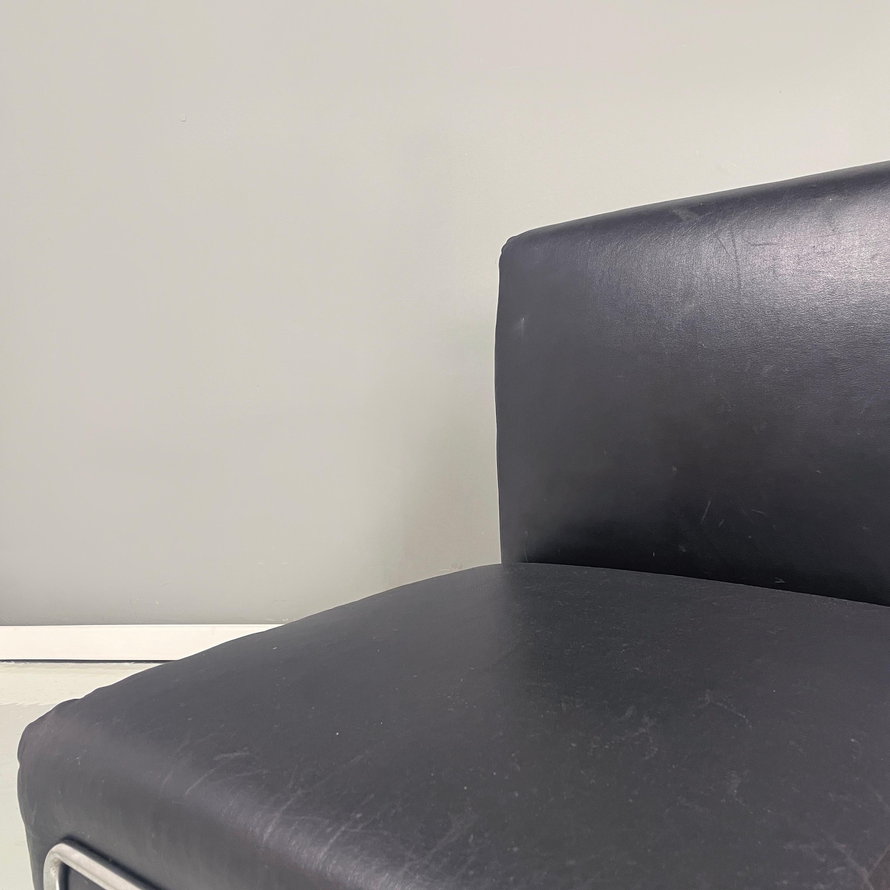 Metal Italian modern squared armchair in black leather and metal, 1980s For Sale