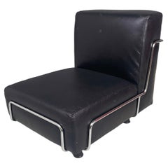 Italian modern Squared armchair in black leather and metal, 1980s
