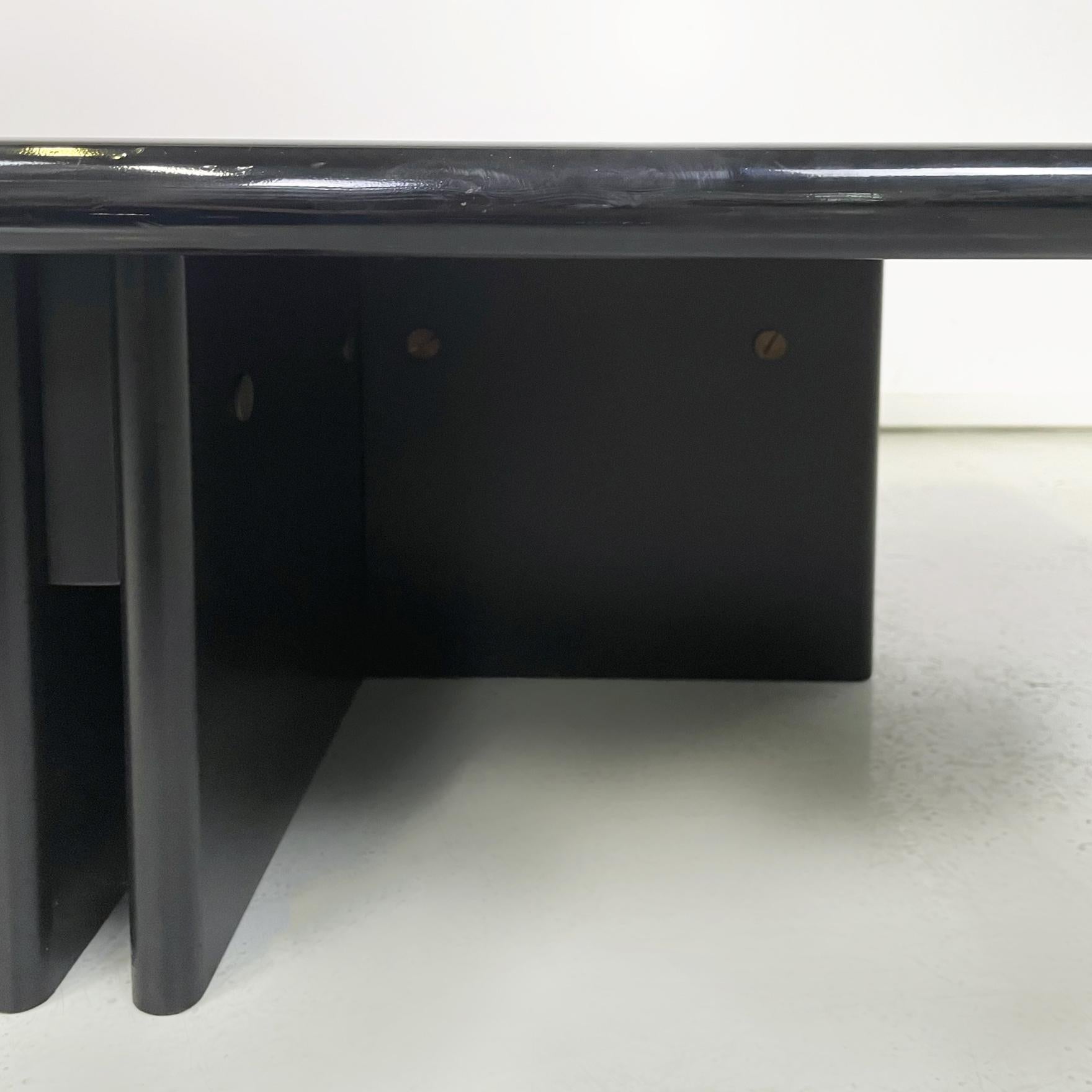 Italian modern squared coffee table in black lacquered wood, 1980s 3
