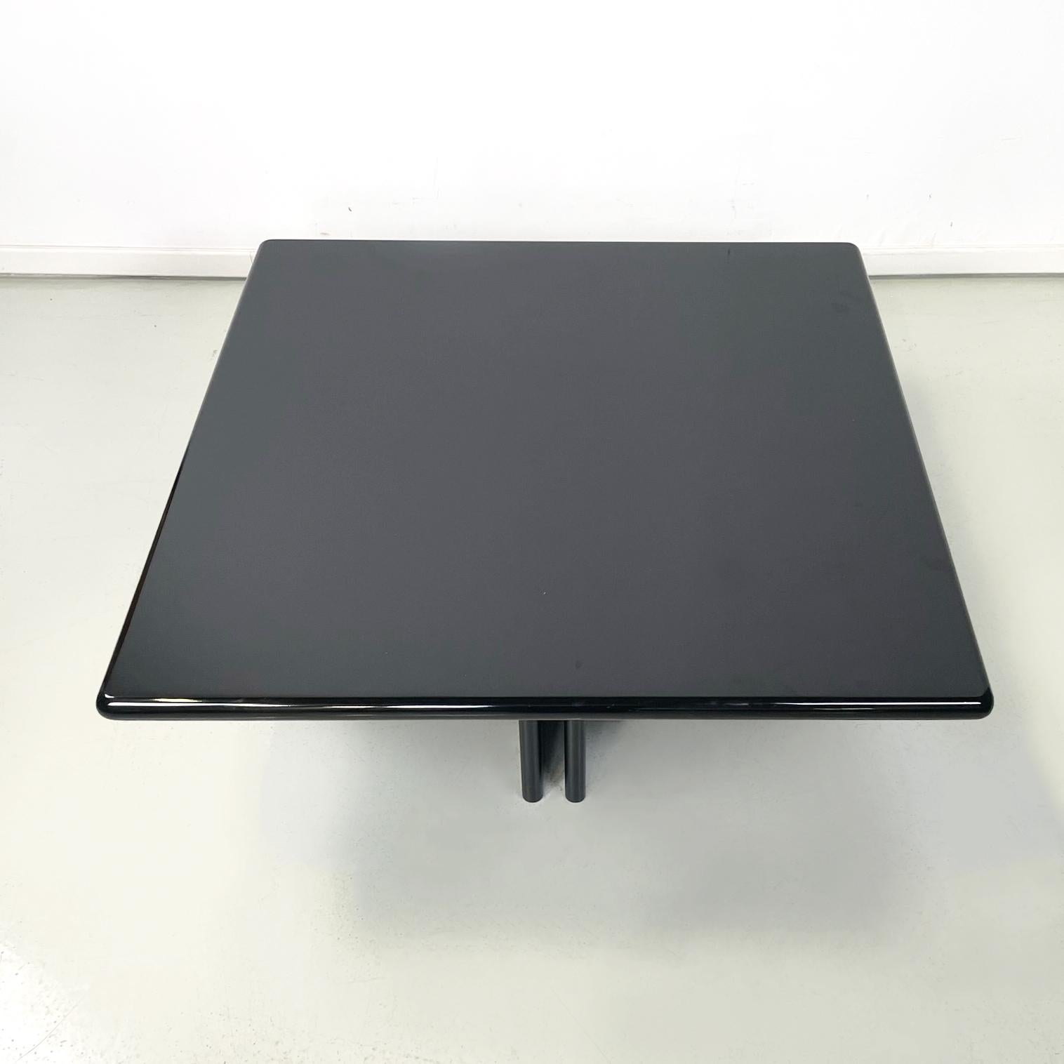 Modern Italian modern squared coffee table in black lacquered wood, 1980s
