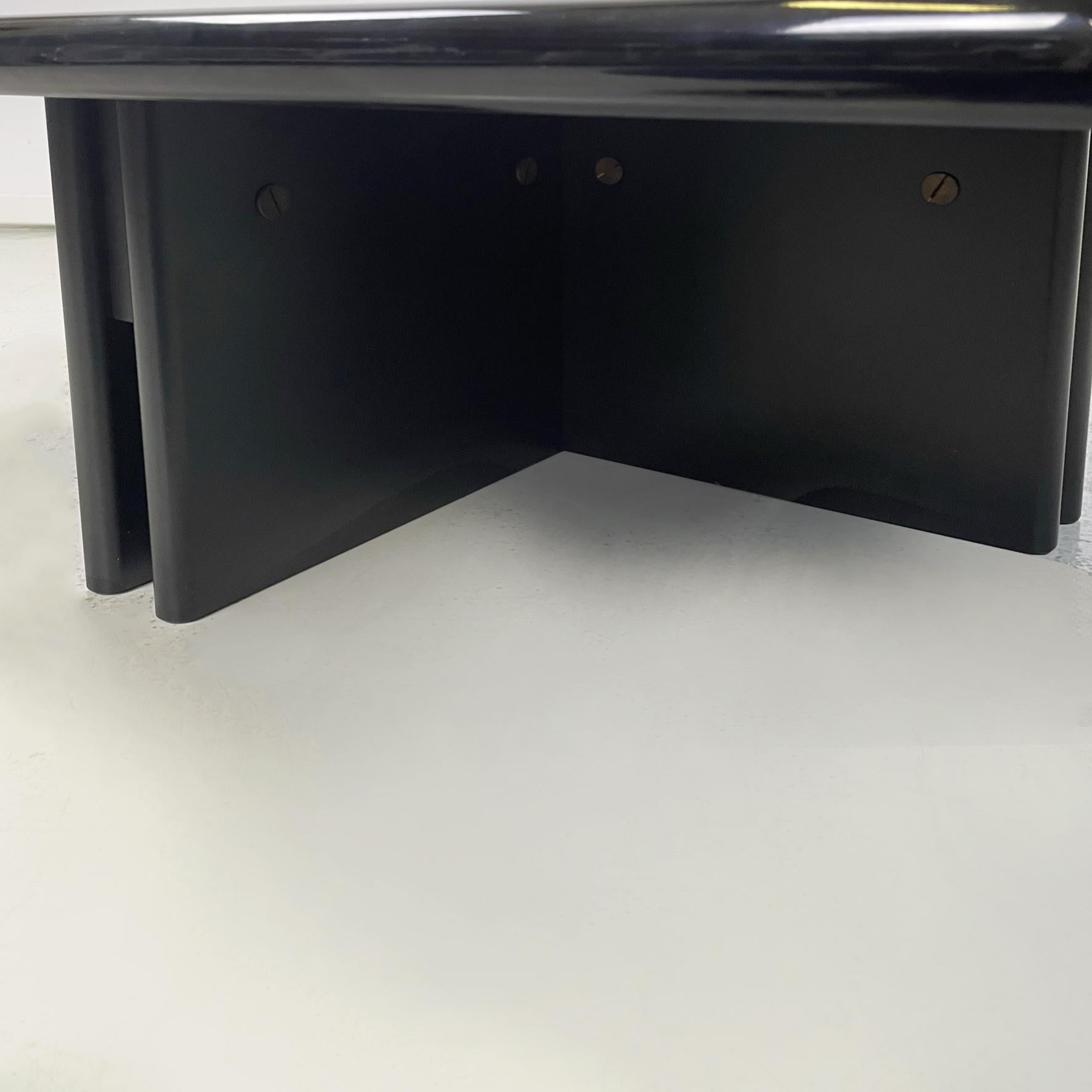 Italian modern squared coffee table in black lacquered wood, 1980s 1