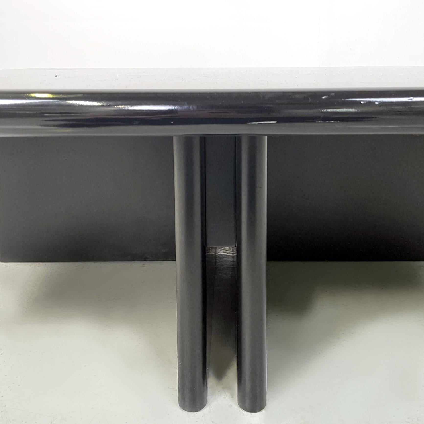 Italian modern squared coffee table in black lacquered wood, 1980s 2