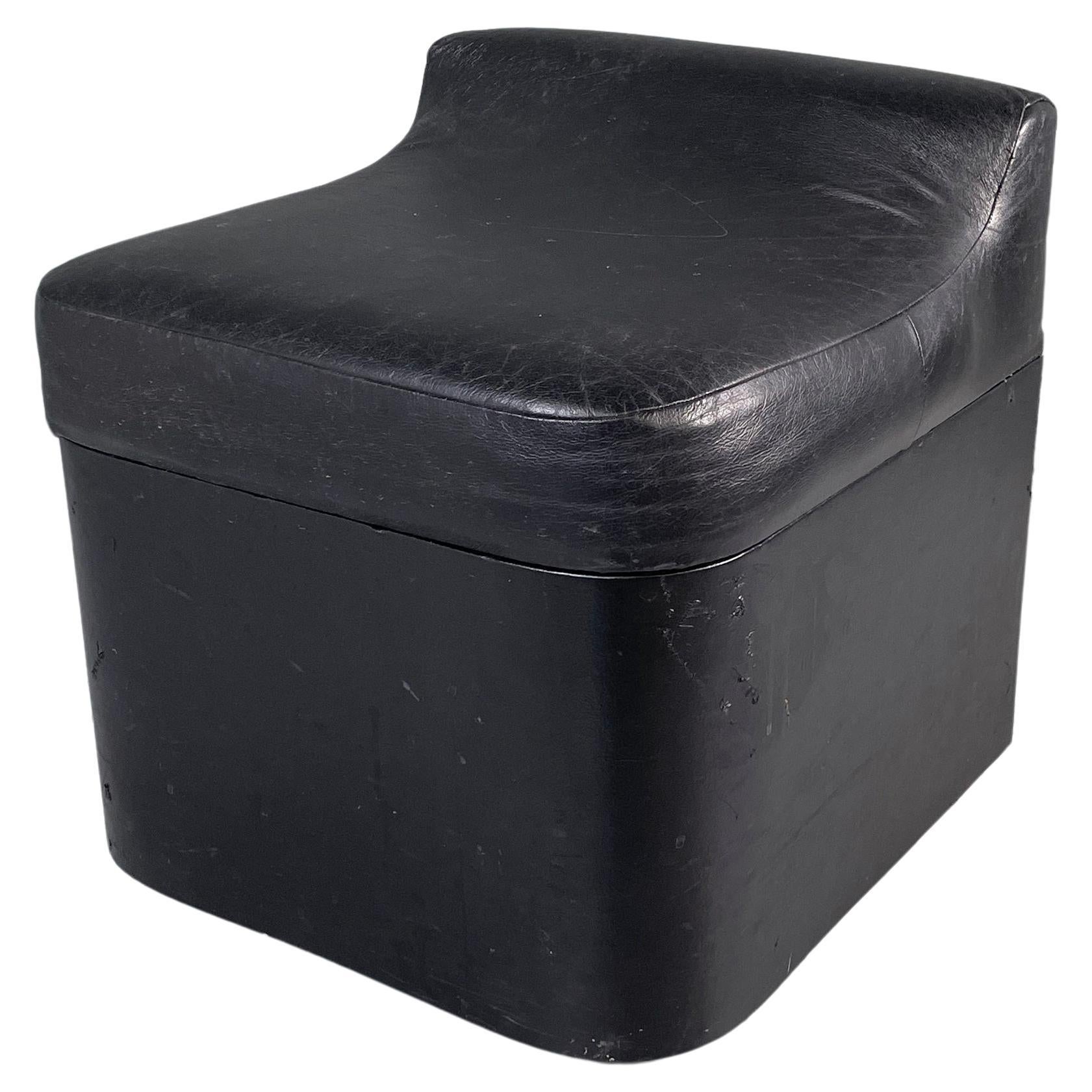 Italian modern Squared stool in black faux leather with wheels, 1980s