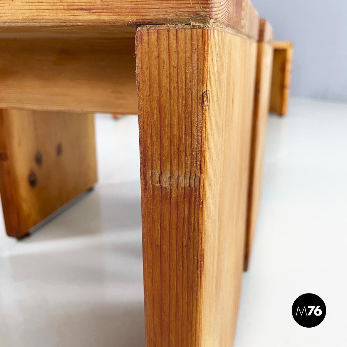 Sgabelli moderni italiani in legno Squared, anni '70 in vendita 5