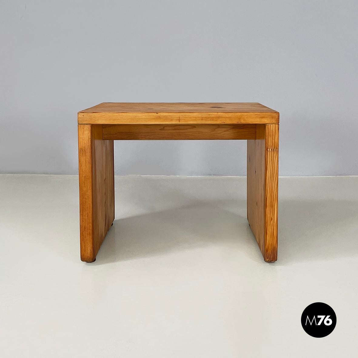 Moderno Sgabelli moderni italiani in legno Squared, anni '70 in vendita