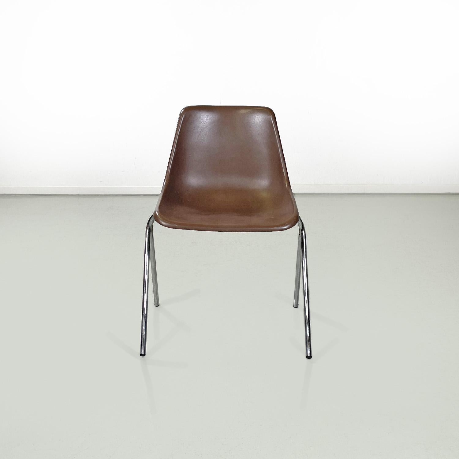 Modern Italian modern stackable chairs by Proinco in brown plastic, 1970s For Sale