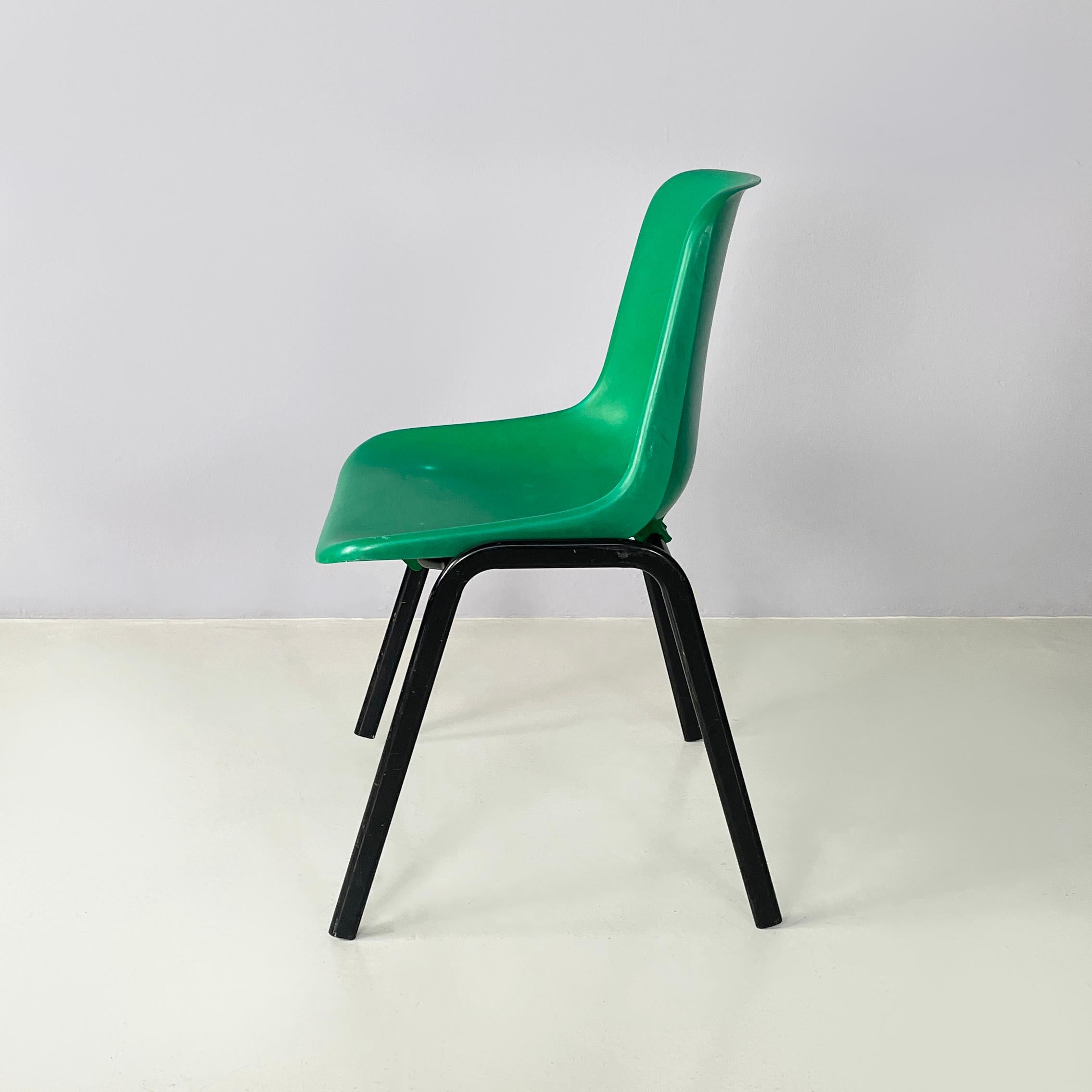 Italian modern Stackable chairs in green plastic and black metal, 2000s In Fair Condition For Sale In MIlano, IT