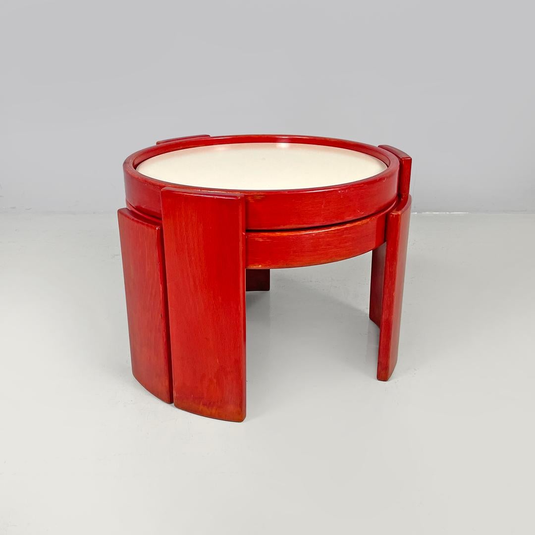 Moderno Tavolino moderno italiano impilabile bianco rosso 780/783 Frattini Cassina, anni '70 in vendita
