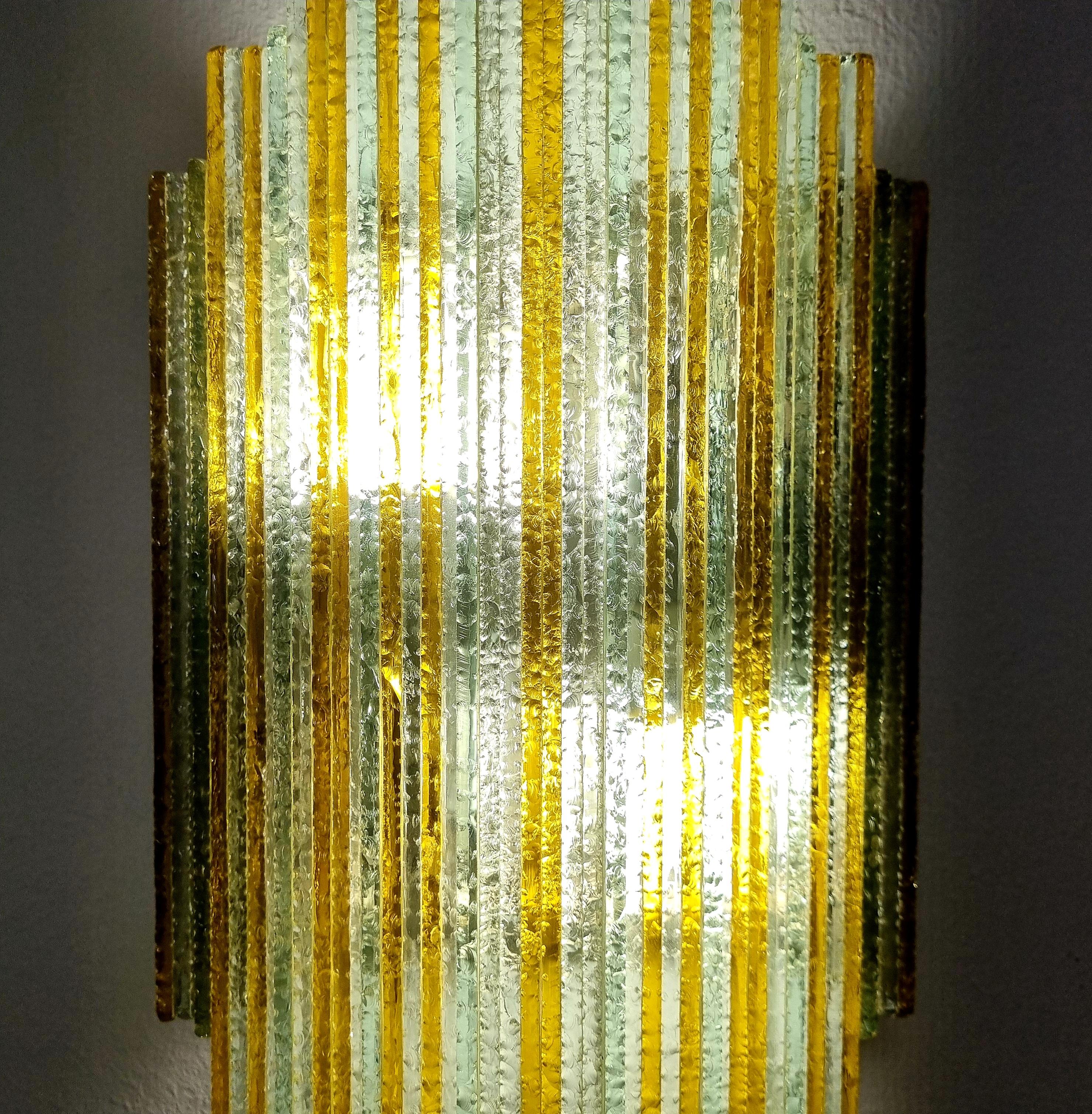 Milieu du XXe siècle Lampe murale moderne italienne empilée en verre de Murano par Poliarte, Italie, années 70 en vente