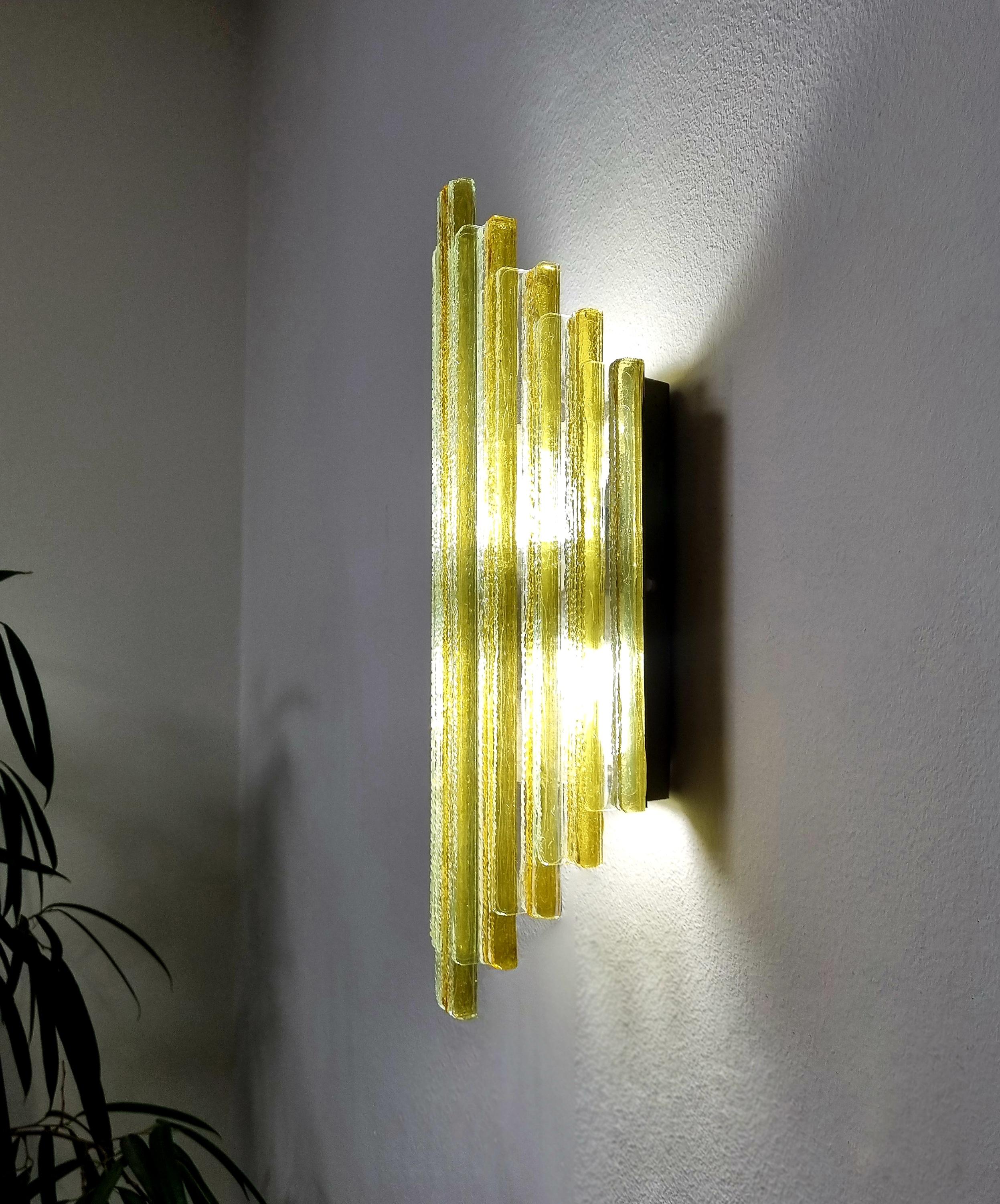 Verre de Murano Lampe murale moderne italienne empilée en verre de Murano par Poliarte, Italie, années 70 en vente
