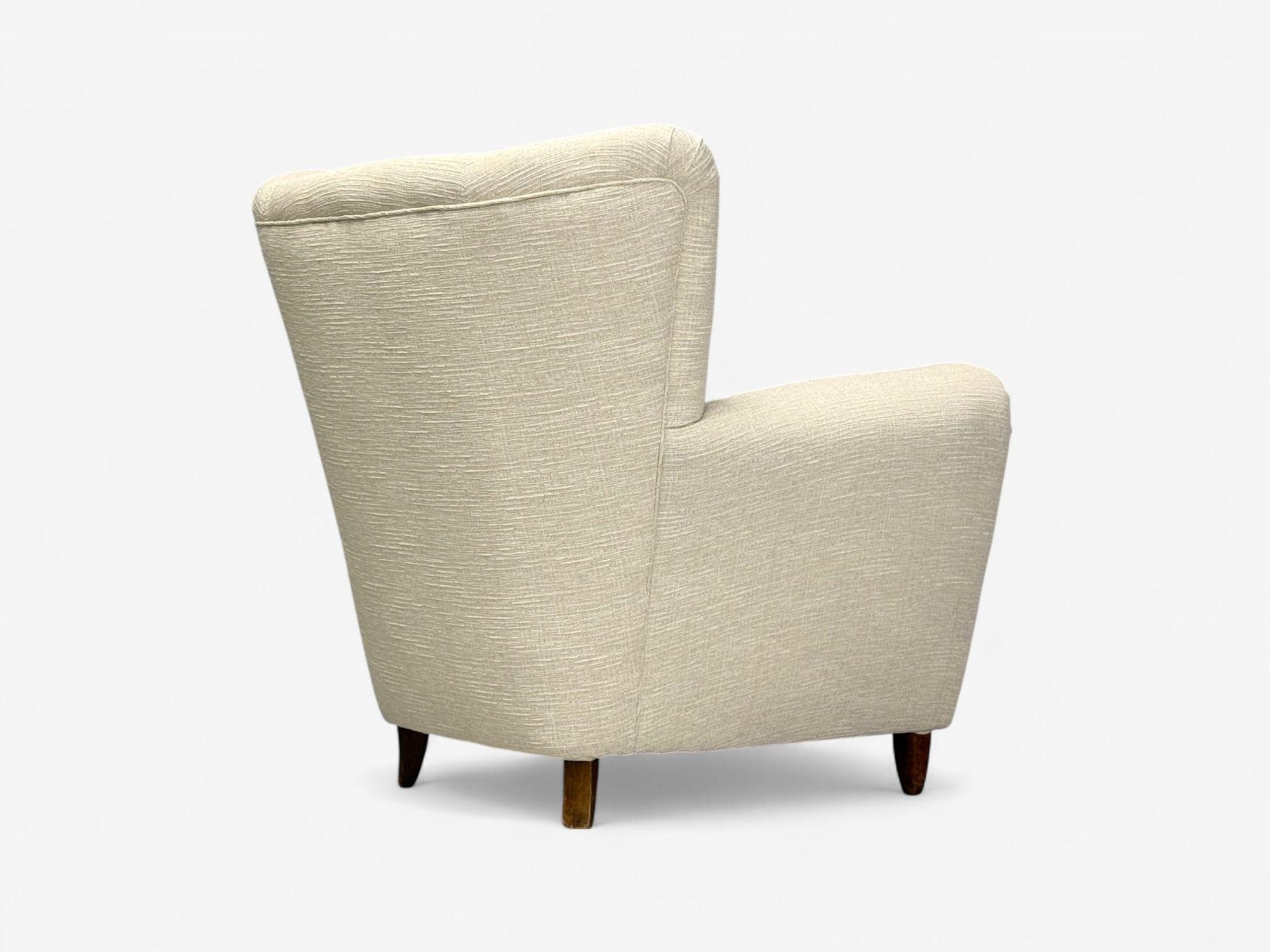 Italian Modern, Stained Wood, Beige Tweed Fabric, Club Chairs, Italy, 1940s For Sale 6