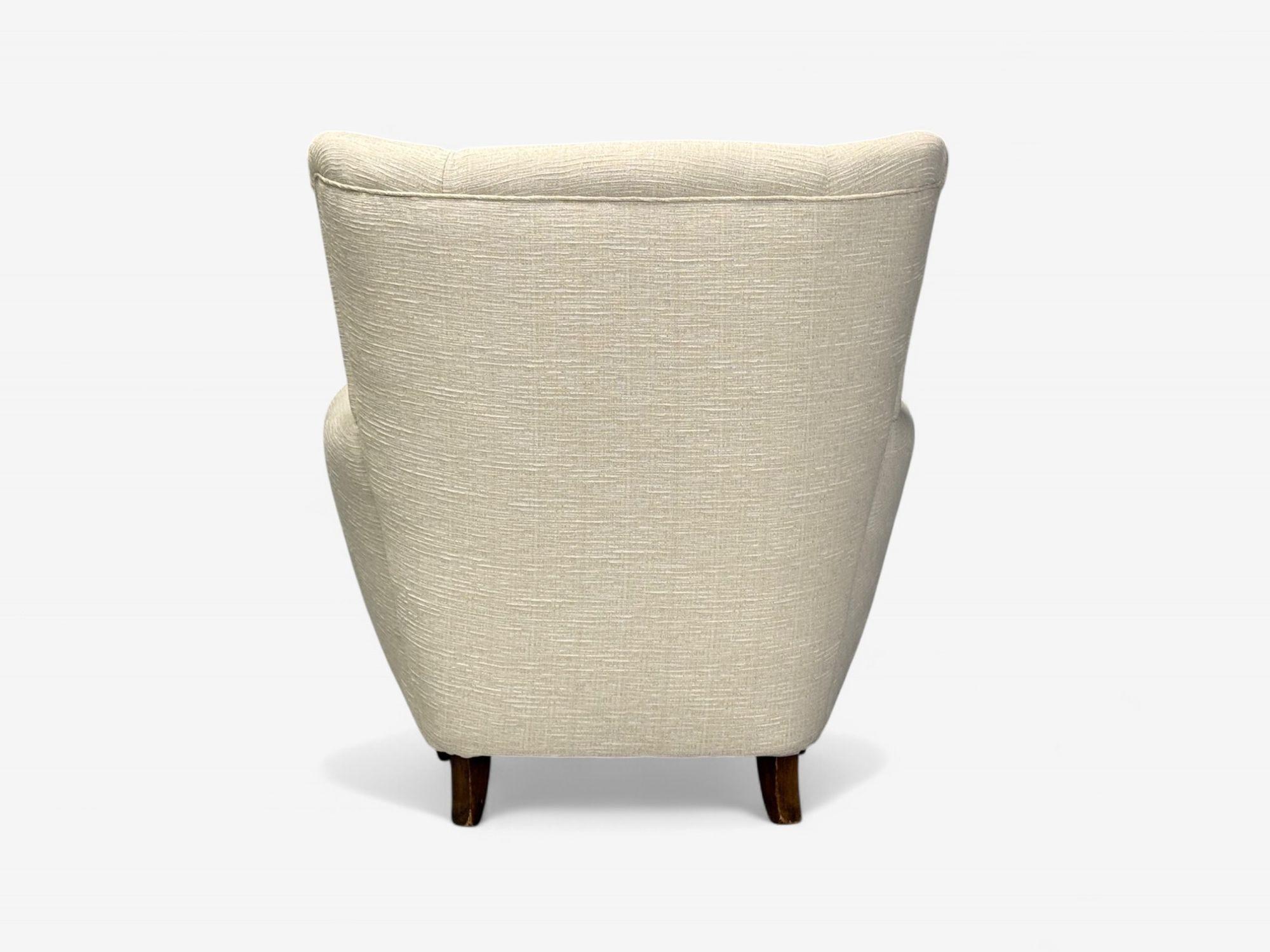 Italian Modern, Stained Wood, Beige Tweed Fabric, Club Chairs, Italy, 1940s For Sale 8