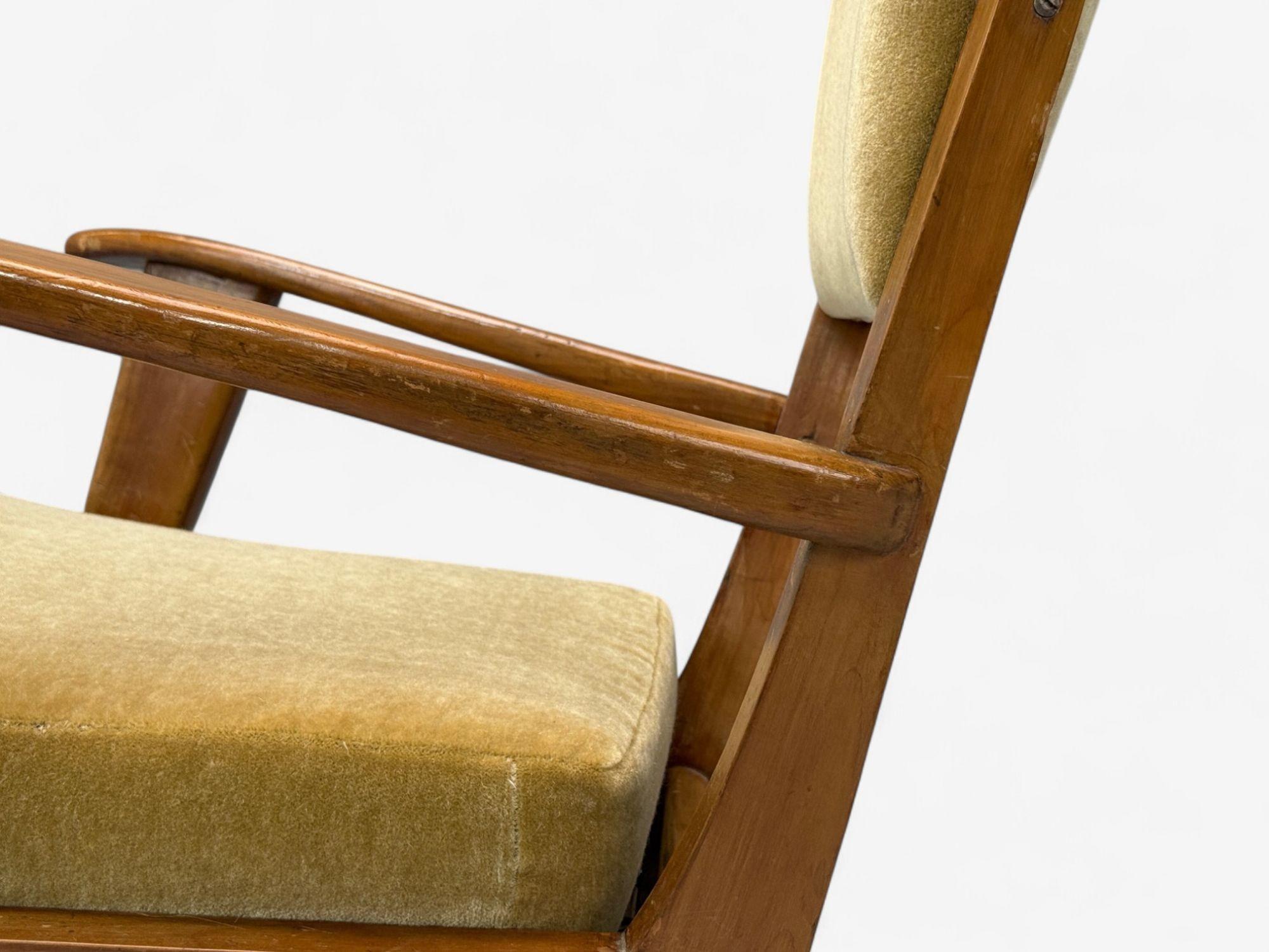 Italienische Moderne, gebeiztes Holz, Kamel Mohair, Loungesessel, Italien, 1950er Jahre im Angebot 1