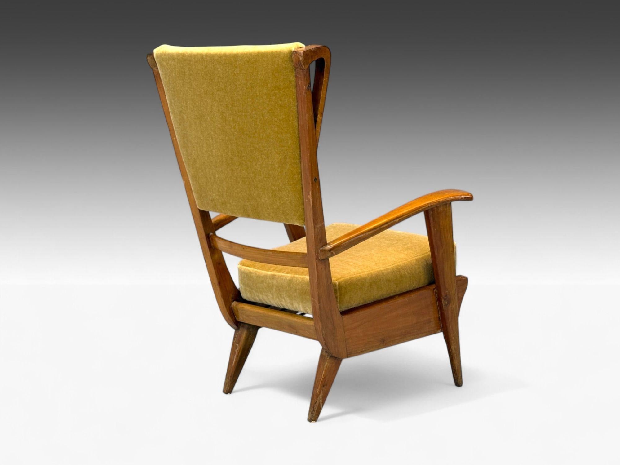 Italienische Moderne, gebeiztes Holz, Kamel Mohair, Loungesessel, Italien, 1950er Jahre im Angebot 2