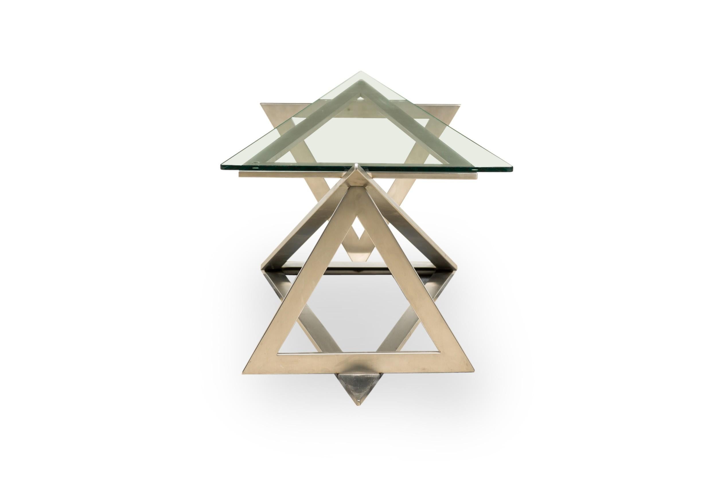 Fait main Table moderne italienne en acier inoxydable et verre attribuée à Giovanni Offredi en vente