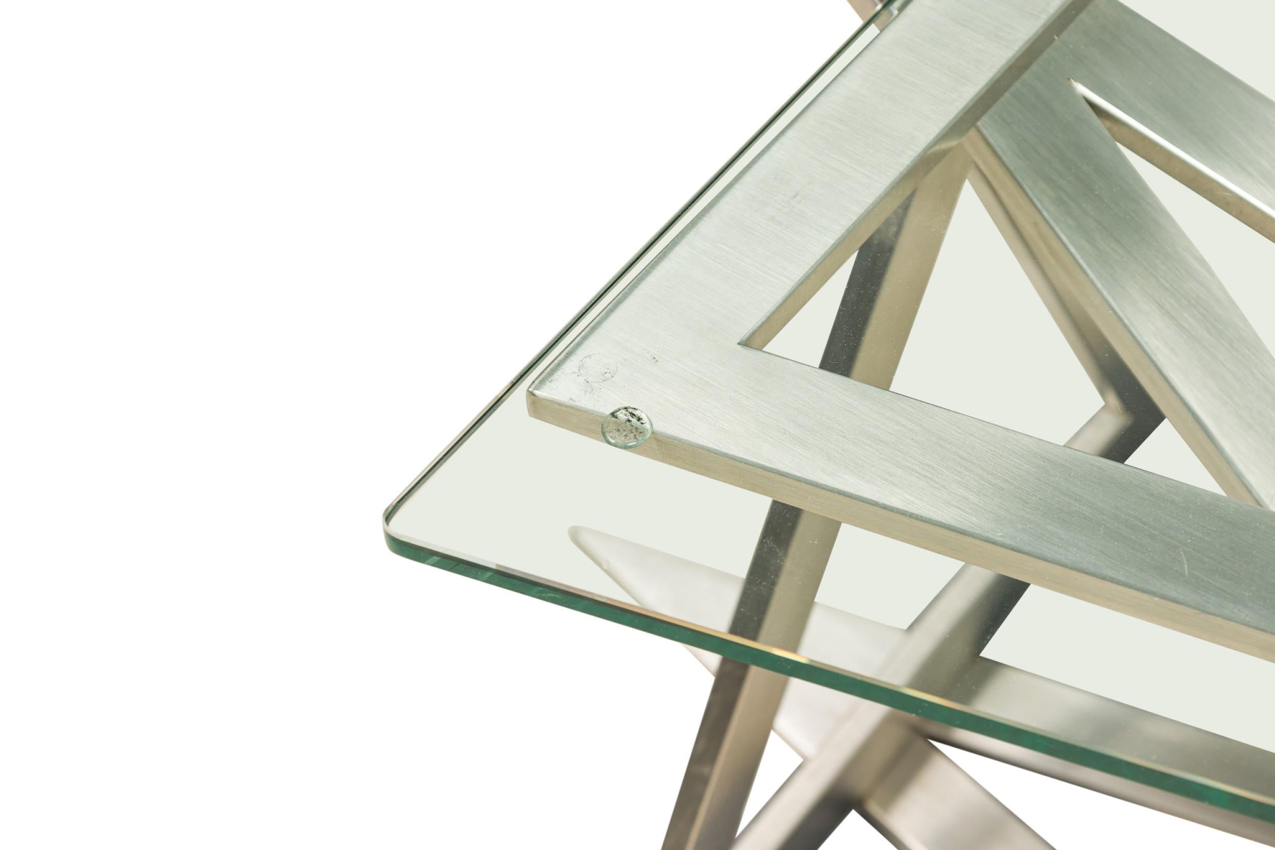 Table moderne italienne en acier inoxydable et verre attribuée à Giovanni Offredi en vente 1