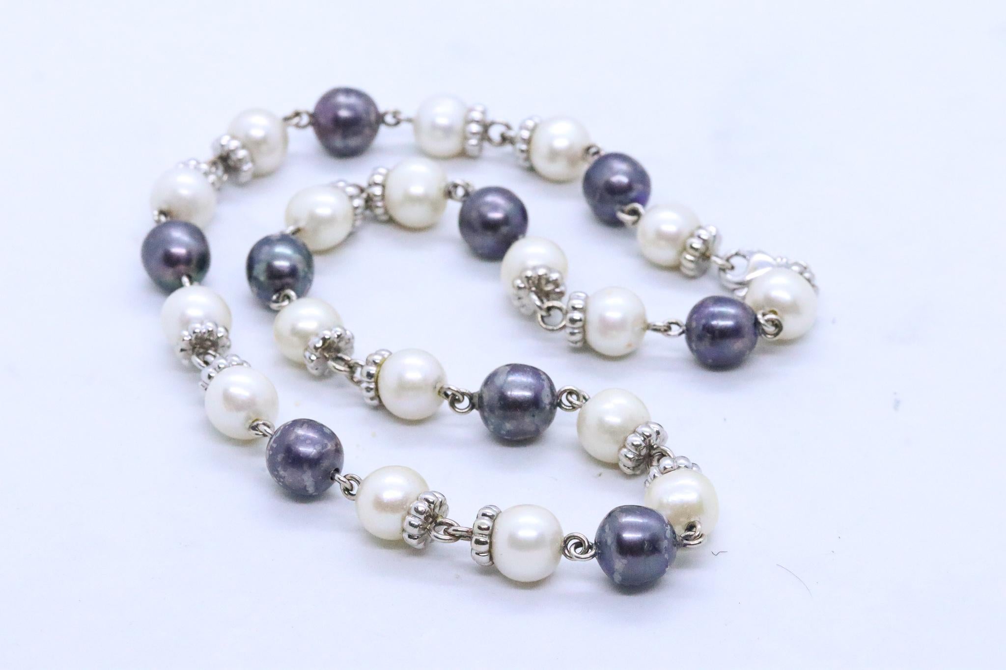 Women's Italian Modern Stations Necklace In 14Kt White Gold With Black And White Pearls For Sale