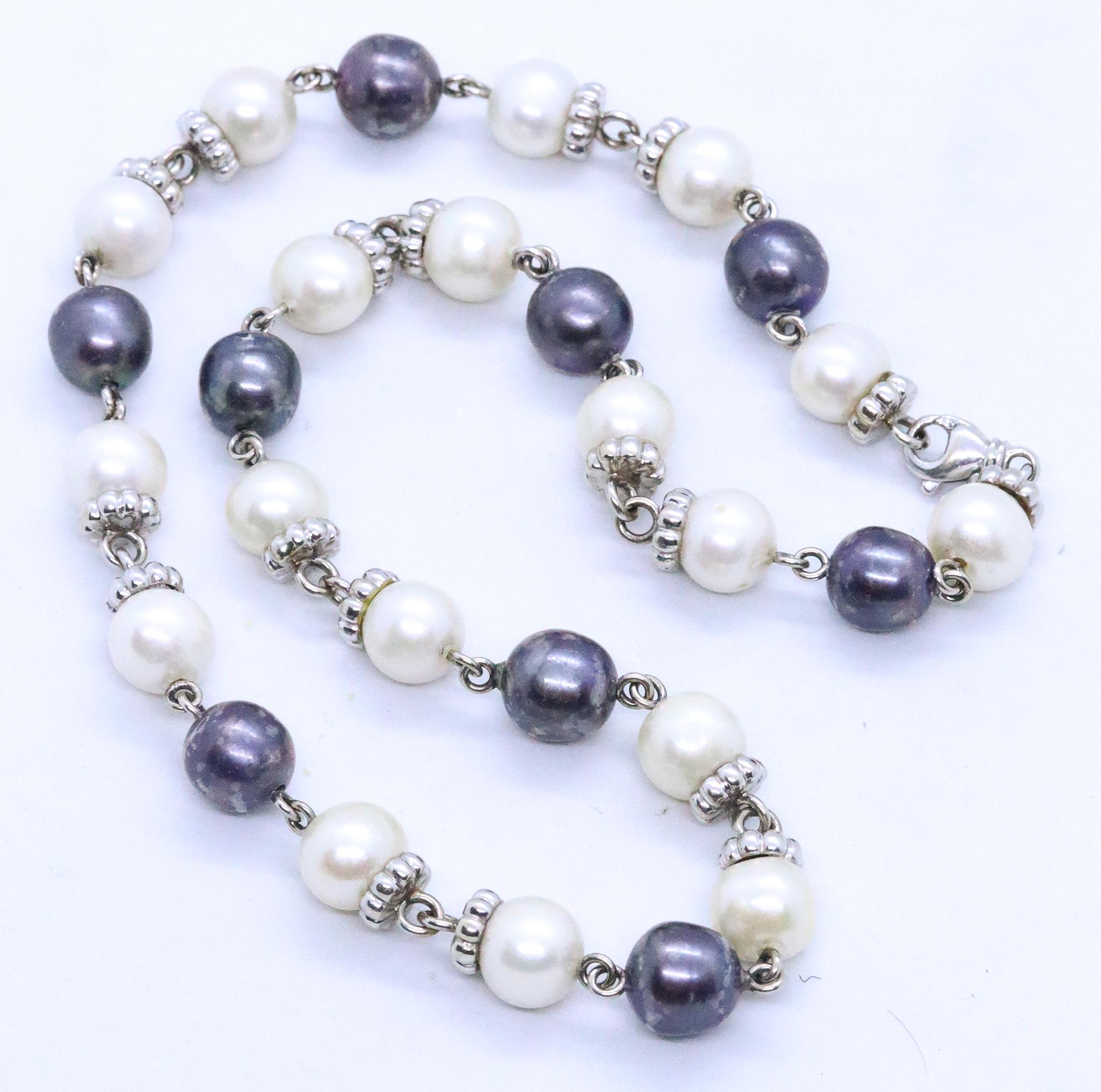 Italian Modern Stations Necklace In 14Kt White Gold With Black And White Pearls For Sale 1