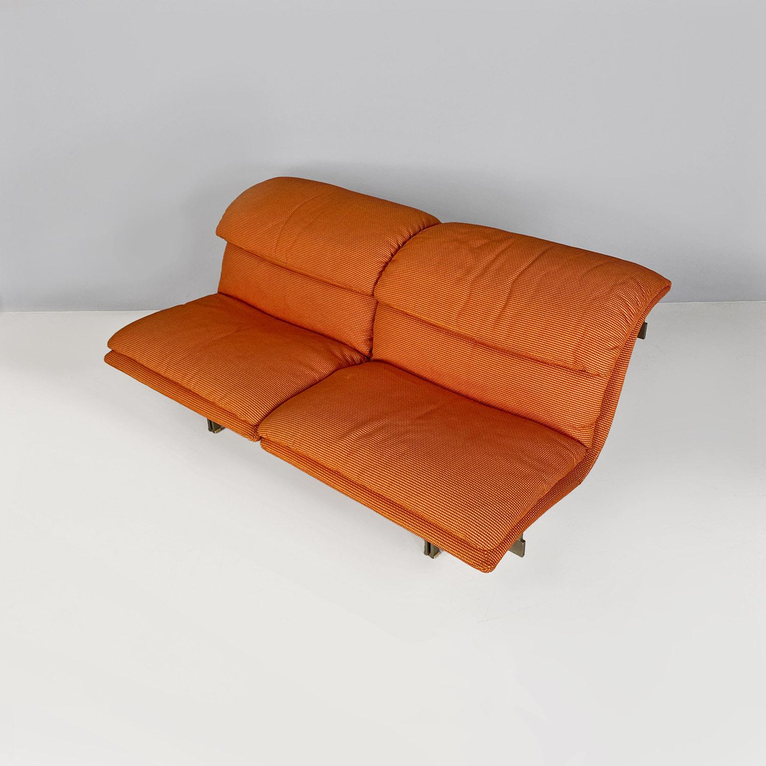Modernes italienisches Sofa aus Stahl und Stoff Wave aus Stahl von Giovanni Offredi, Saporiti 1974 (Ende des 20. Jahrhunderts) im Angebot