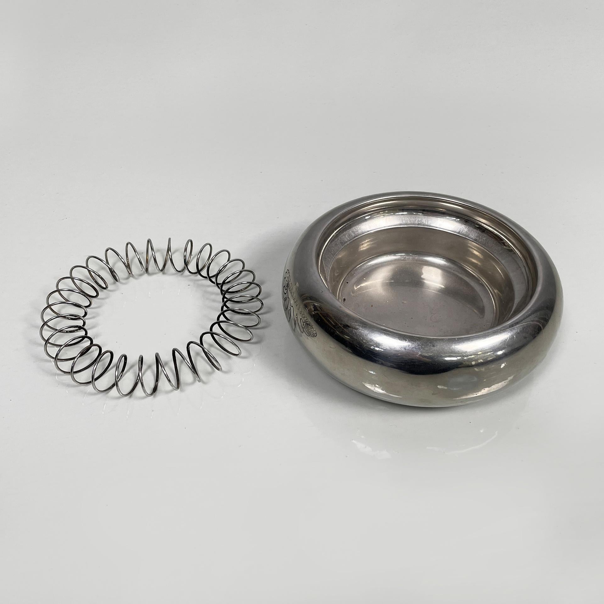 Italian modern steel ashtray Spirale by Achille Castiglioni for Alessi, 1990s In condizioni buone in vendita a MIlano, IT