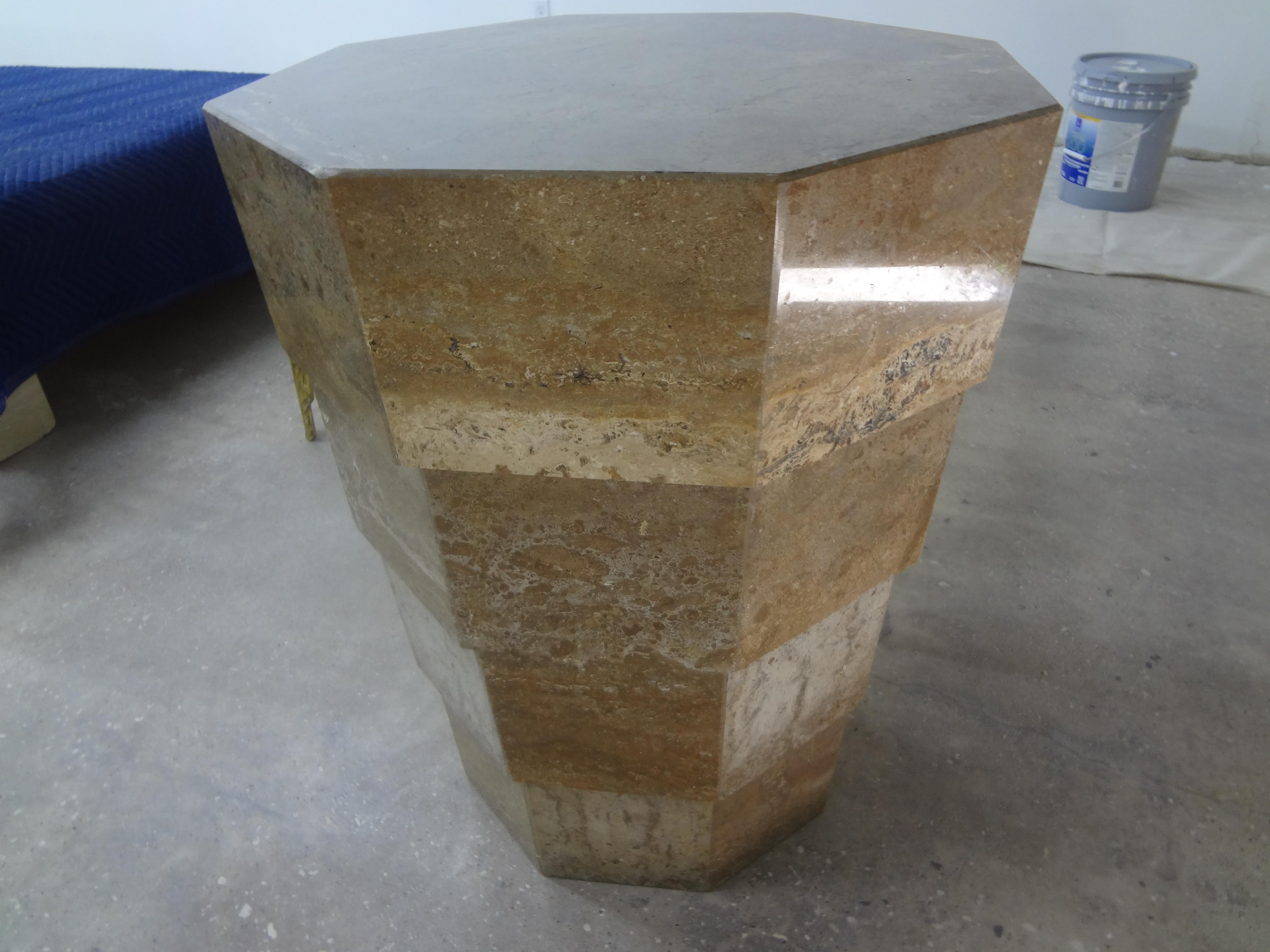 Italian modern stepped Travertine pedestal or table base after Angelo Mangiarotti.
Beautiful Italian Angelo Mangiarotti style travertine pedestal, console, center table or dining table base consisting of an inverted stack of travertine 