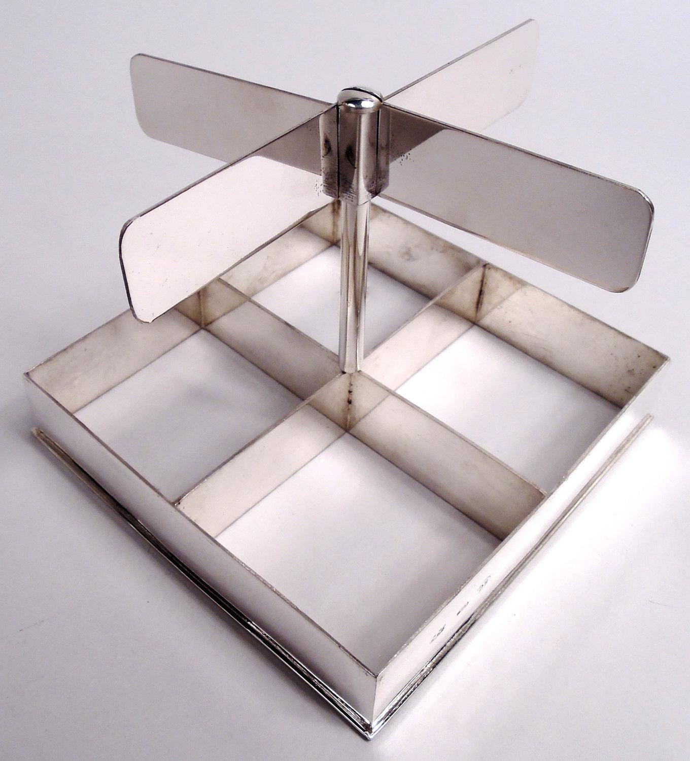 Caja moderna italiana de plata de ley siglo XX
