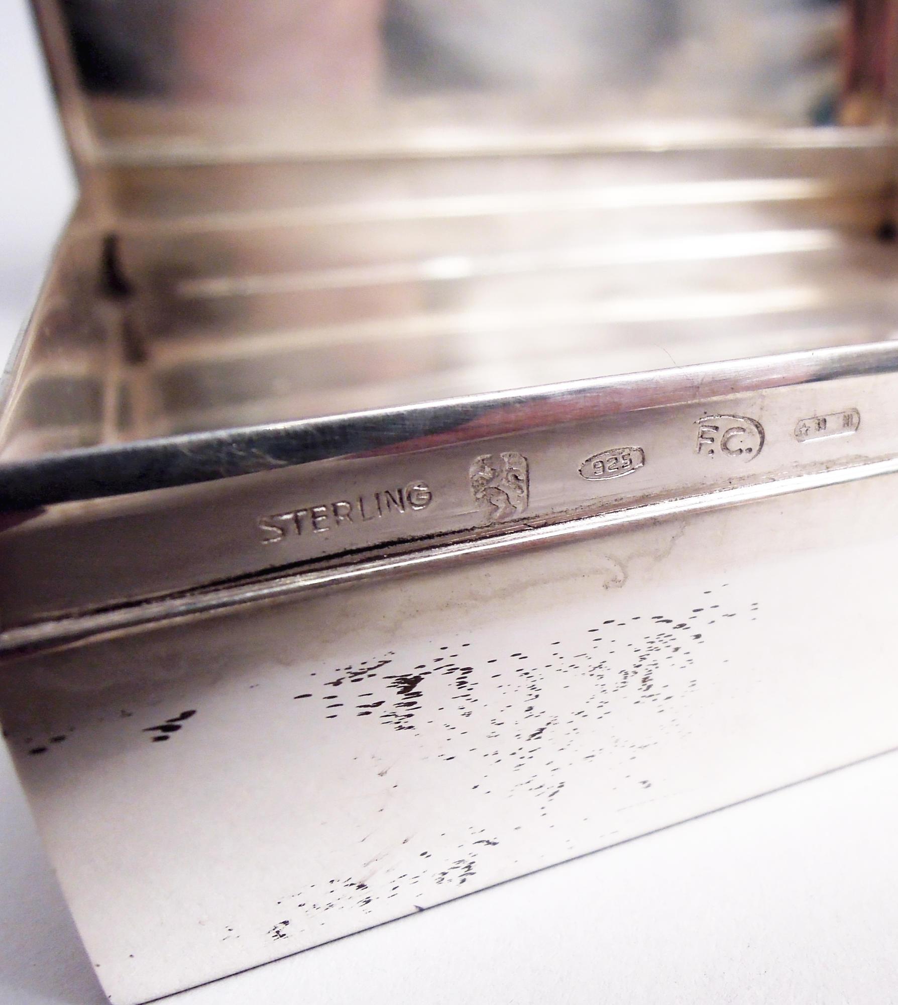 Caja moderna italiana de plata de ley siglo XX en venta