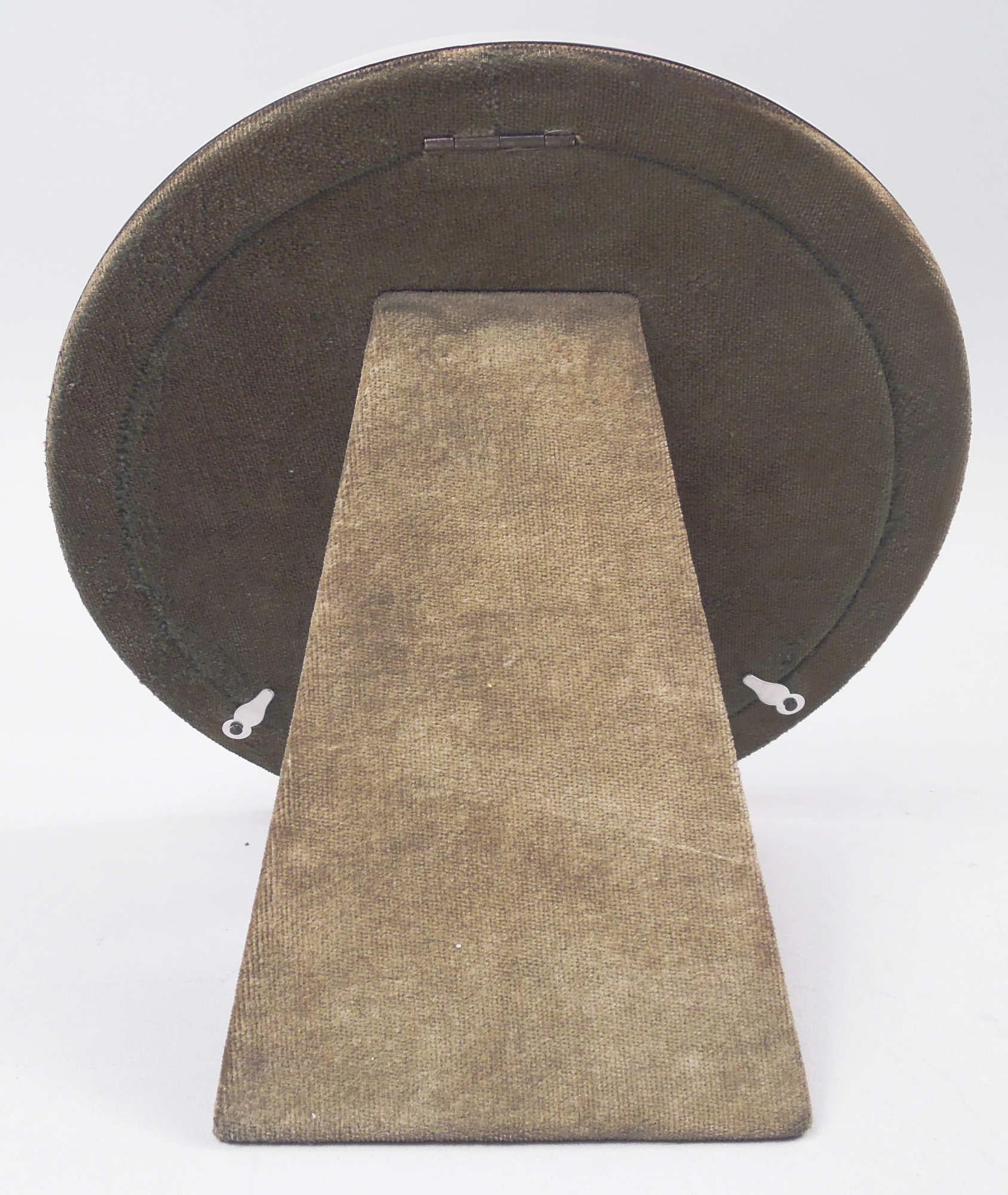 Italian Modern Sterling Silver Round Picture Frame In Good Condition For Sale In New York, NY
