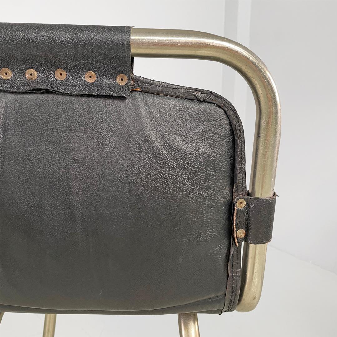 Italian modern stools in metal and black leather, 1970s in vendita 2