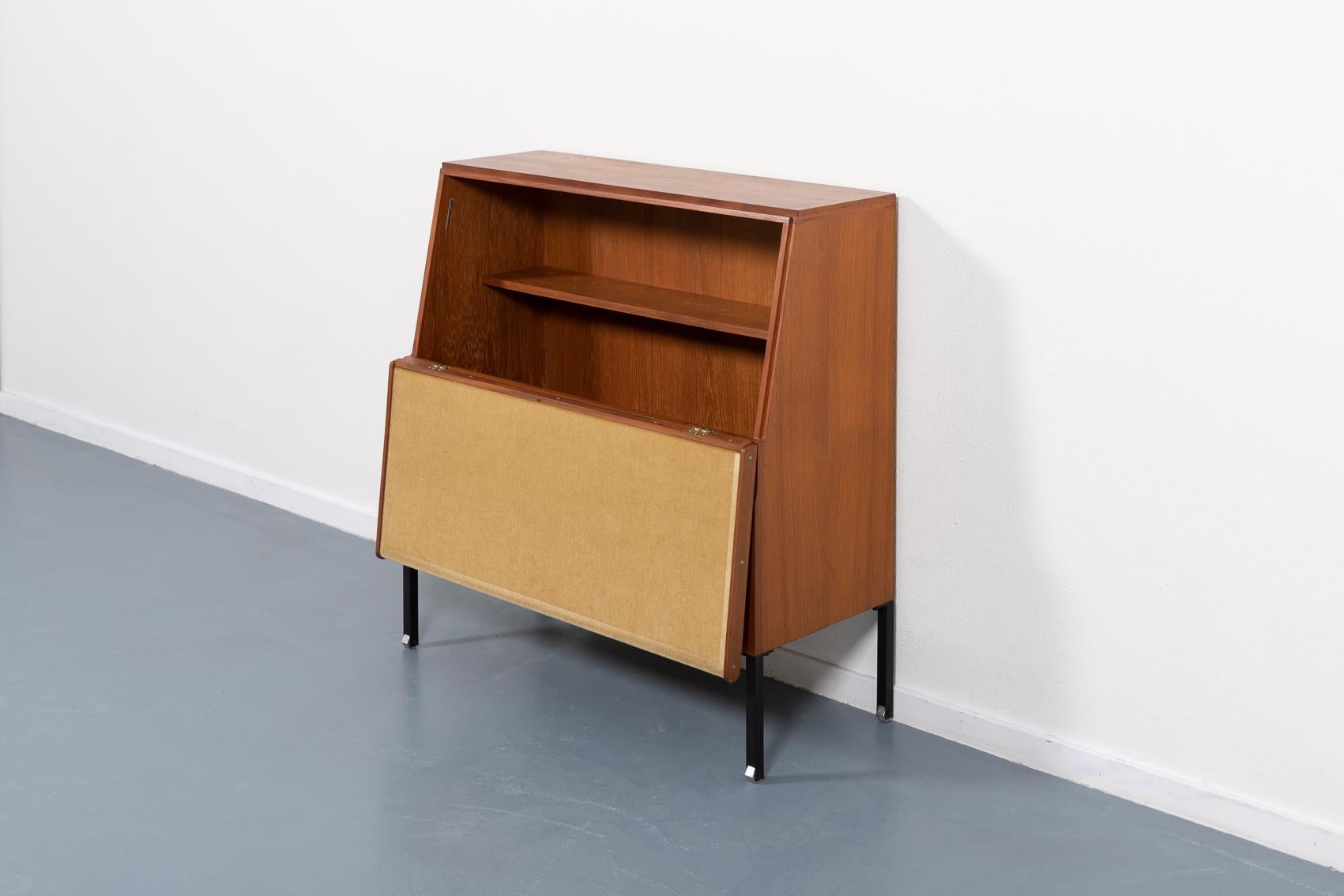 Italian Modern storage cabinet by Ico Parisi for MIM, 1960’s Italy For Sale 4