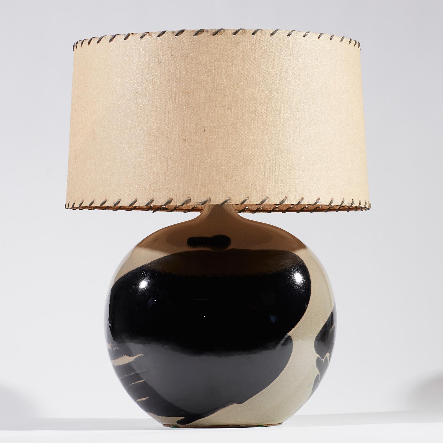 Italian Modern Style Glazed Ceramic Elliptical Shape Table Lamps (amerikanisch)