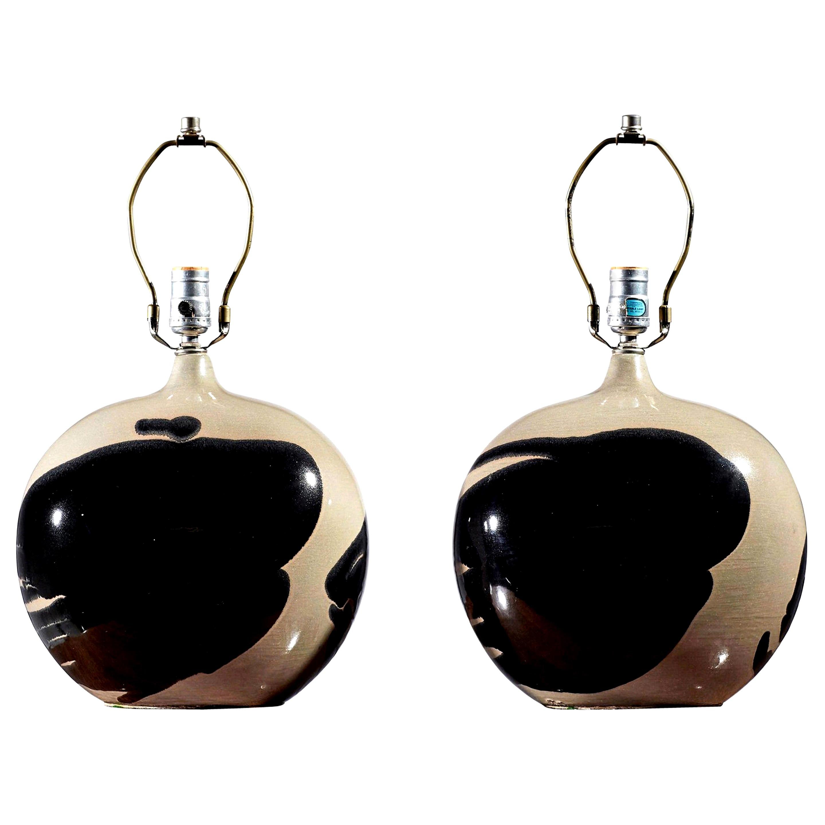 Italian Modern Style Glazed Ceramic Elliptical Shape Table Lamps