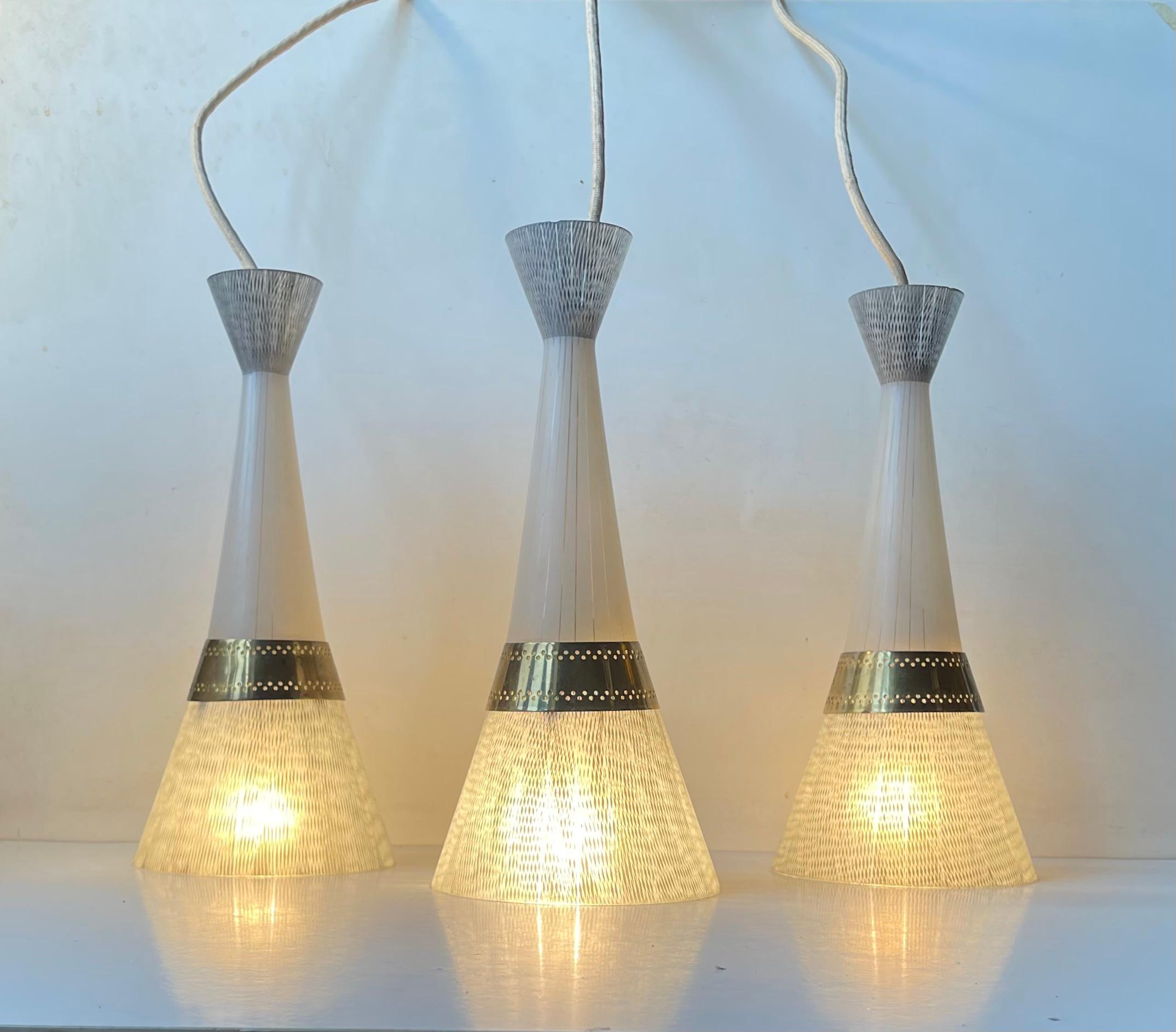 Moderner italienischer Diablo Trio-Kronleuchter mit Schmetterlingsglas-Hängelampe, 1950er Jahre im Zustand „Gut“ im Angebot in Esbjerg, DK