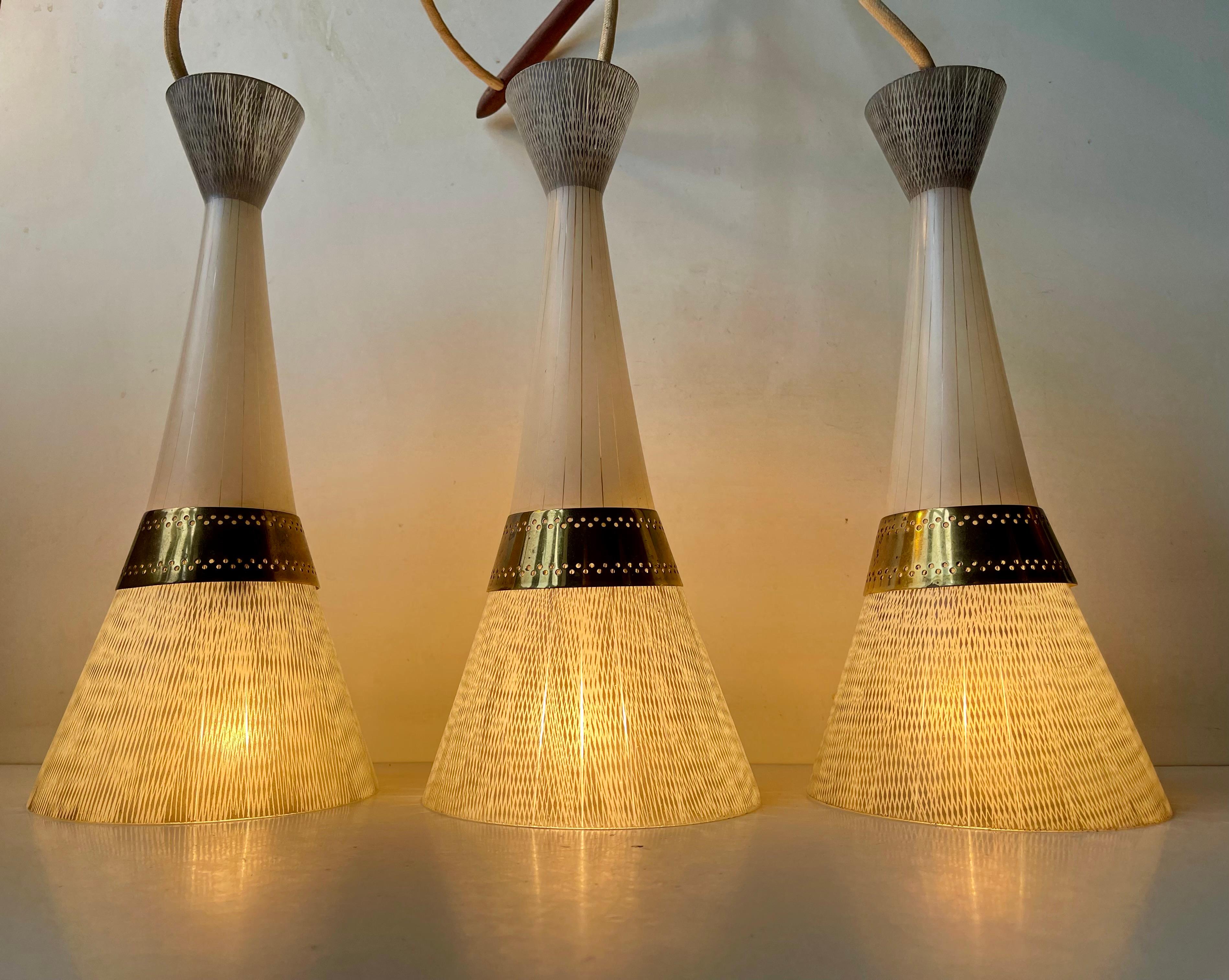 Moderner italienischer Diablo Trio-Kronleuchter mit Schmetterlingsglas-Hängelampe, 1950er Jahre im Angebot 1