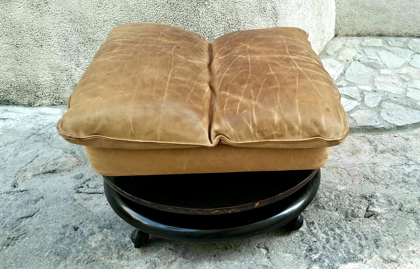 Leather Italian Modern Swivel Chairs with Swivel Ottoman For Sale